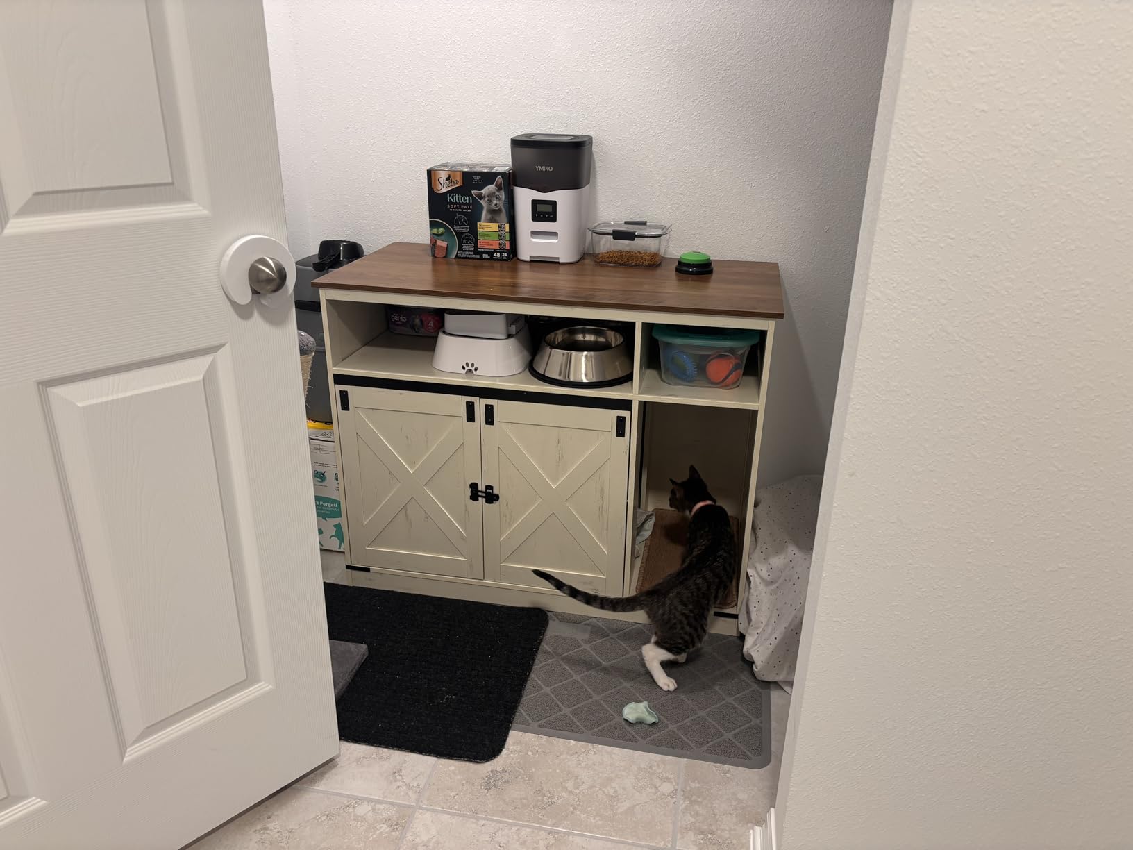 Hzuaneri Cat Litter Box Enclosure, Hidden Litter Box Furniture with Storage, Wooden Cat Cabinet with Scratch Pad, Farmhouse Cats House, TV Stand End Table, Rustic Brown and White CB87514X customer photo 1