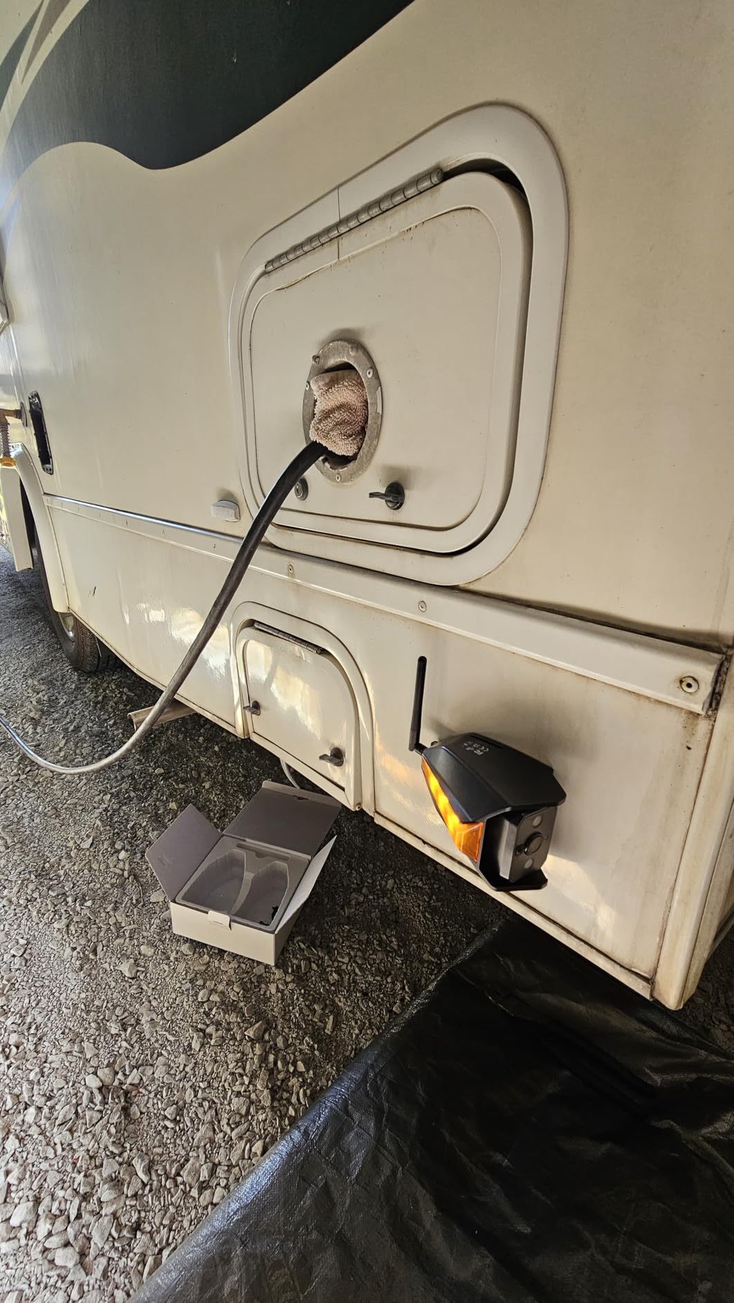AUTO-VOX Wireless RV Backup Camera System: Rear and Side Coverage on a Large 7.2’飾 HD Monitor, Triple Split View, IR Night Vision, DVR Recording Back up Camera for RV,Travel Trailer,Motorhome,Camper customer photo 1