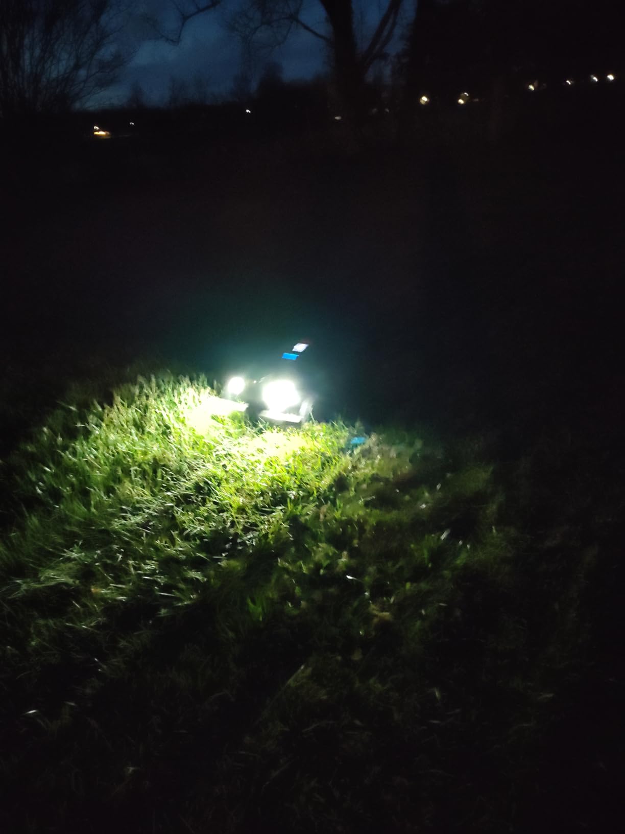 Segway Navimow X450 Robot Lawn Mower Wire Free, for up to 1.5 Acres, 4WD for 84% Slopes, Zero-Turn for Damage-Free Mowing, ORV-Tuned Lawnmower, MowMentum with 2 × 180W Motors, 0.75-4 in Cutting Height customer photo 1