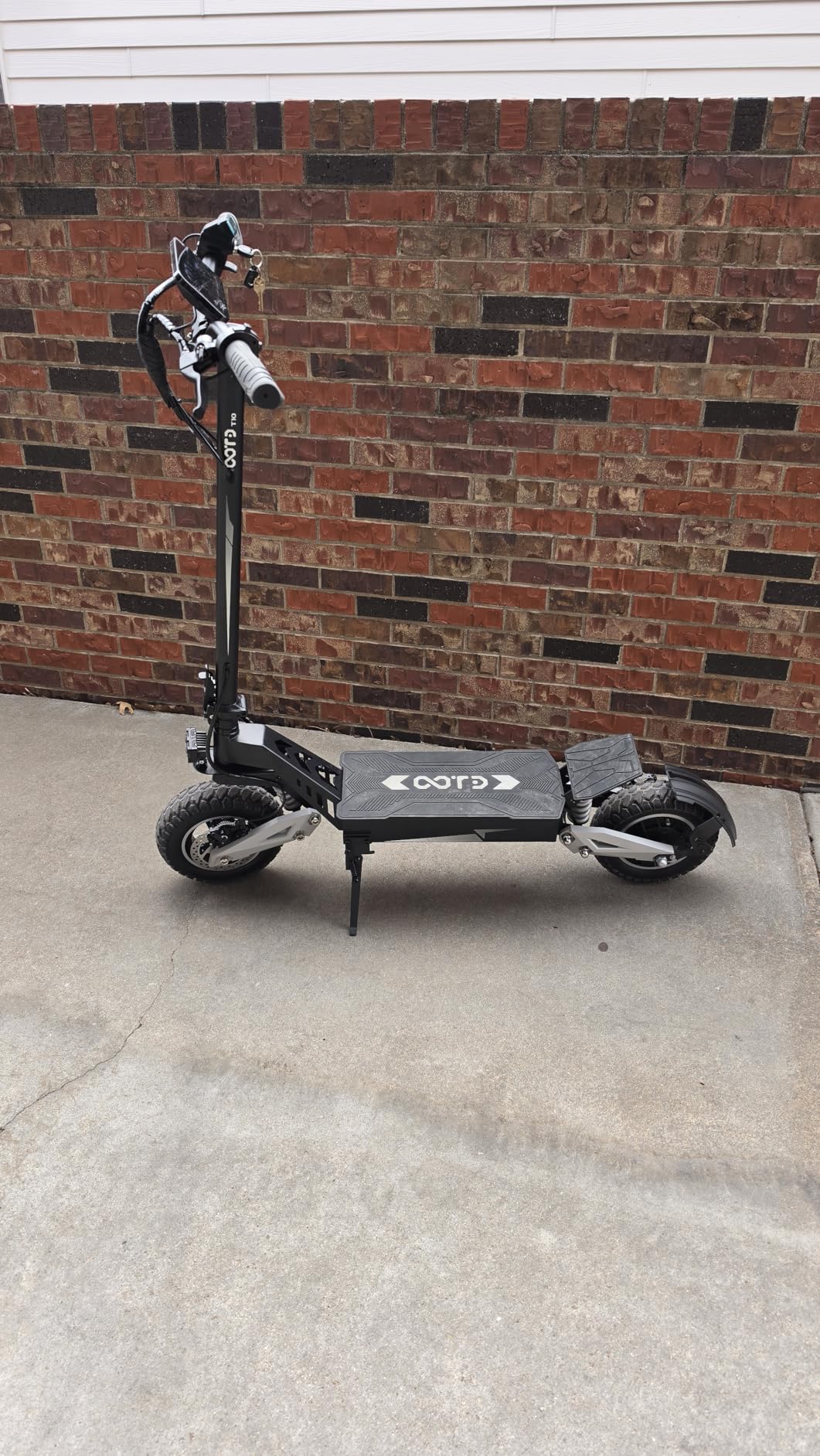 T10 Electric Scooter for Adults, 48V 18AH Battery Up to 46 Miles Long Range & Powerful Motor, 34 MPH Max Speed, 11 Inch All-Terrain Tires Folding Commuter E Scooter with Dual Suspension & LCD Display customer photo 1