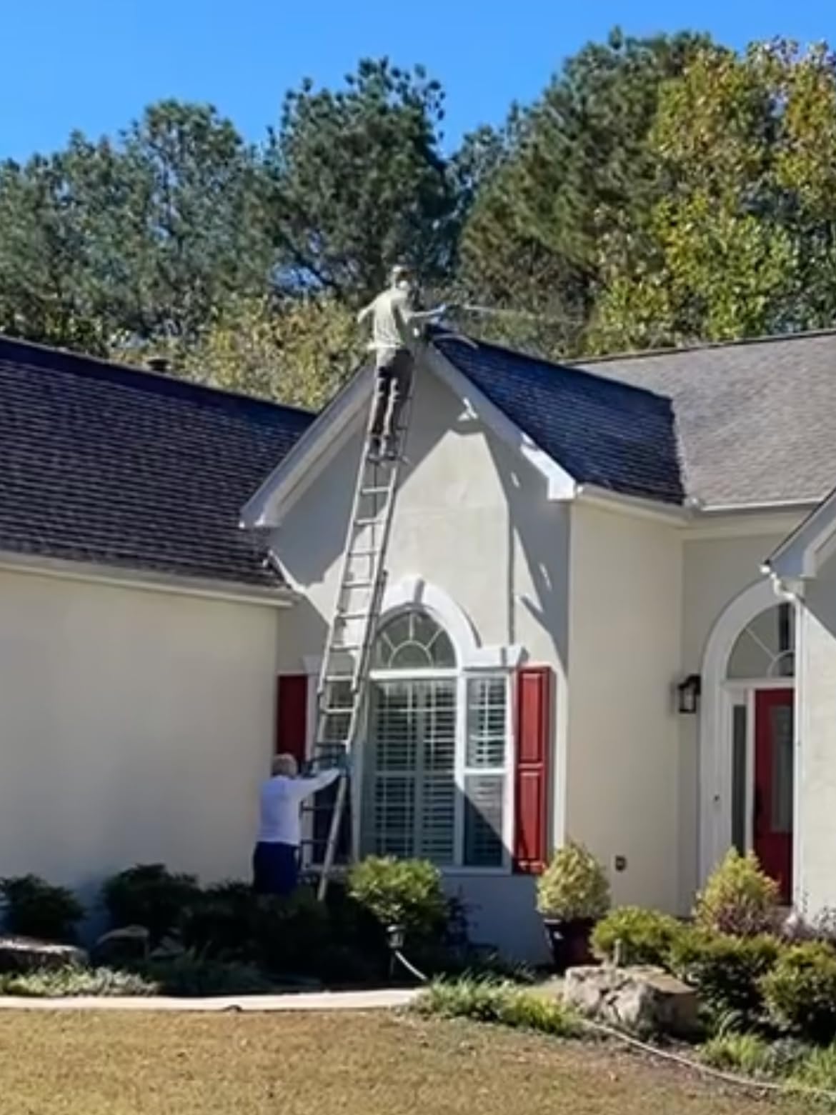 Louisville Ladder Aluminum Ladder Stabilizer, 150-Pound Load Capacity, LP-2200-00 customer photo 1