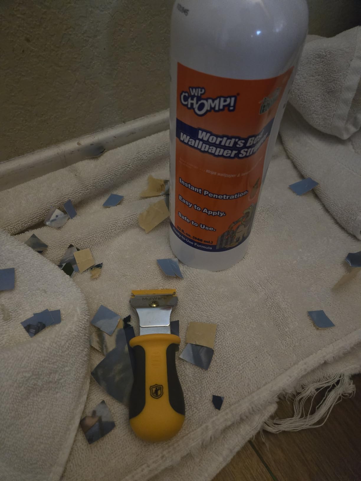 WP Chomp World's Best Wallpaper Stripper and Sticky Paste Remover, Citrus Scent 32oz.trigger customer photo 1