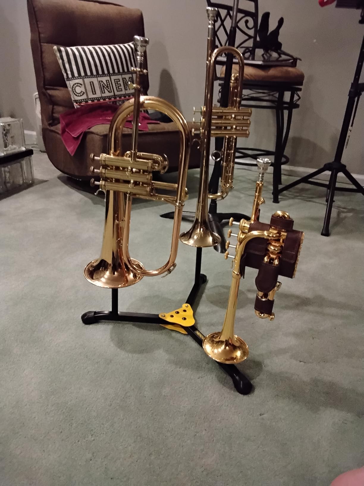 Hercules DS513BB Trumpet Cornet Flugelhorn Stand, Black customer photo 1