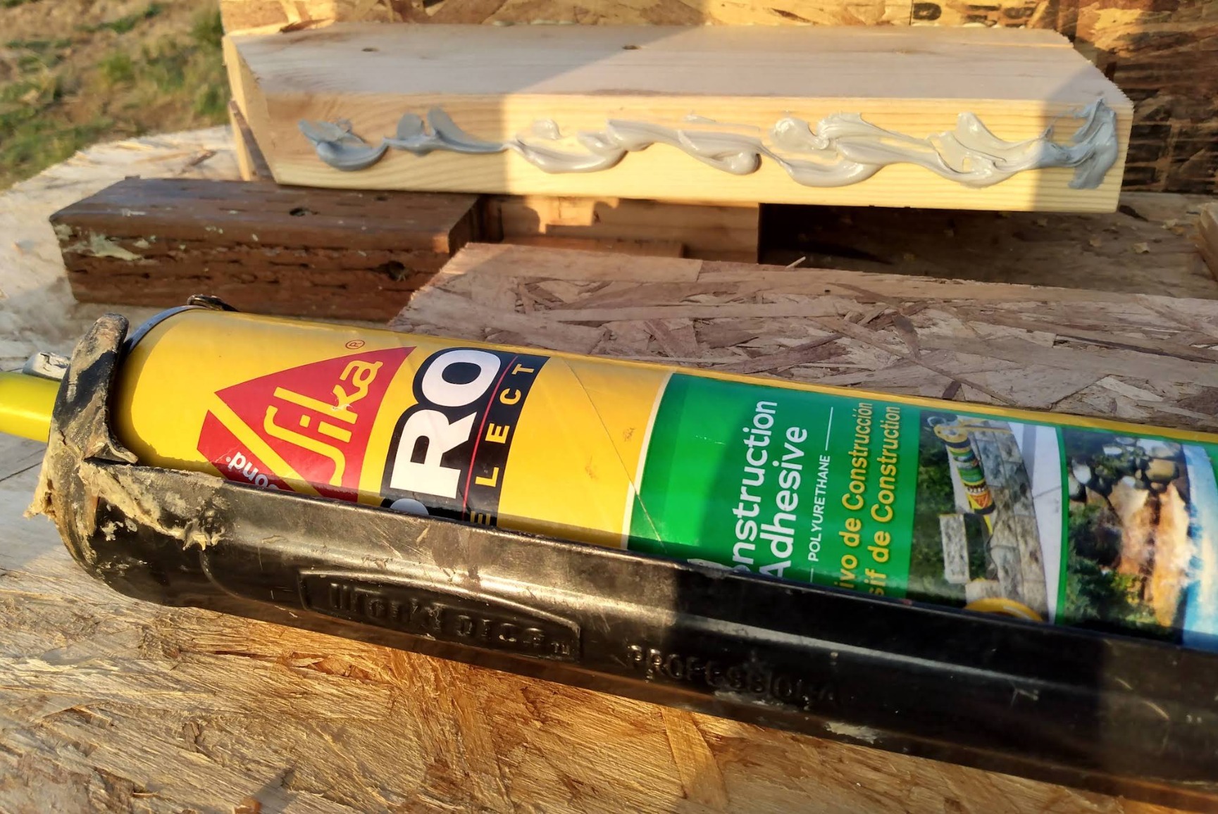 SikaBond Construction Adhesive, Gray, Advanced Polyurethane for Outdoor. Water immersible & Waterproof, 10 fl.oz customer photo 1