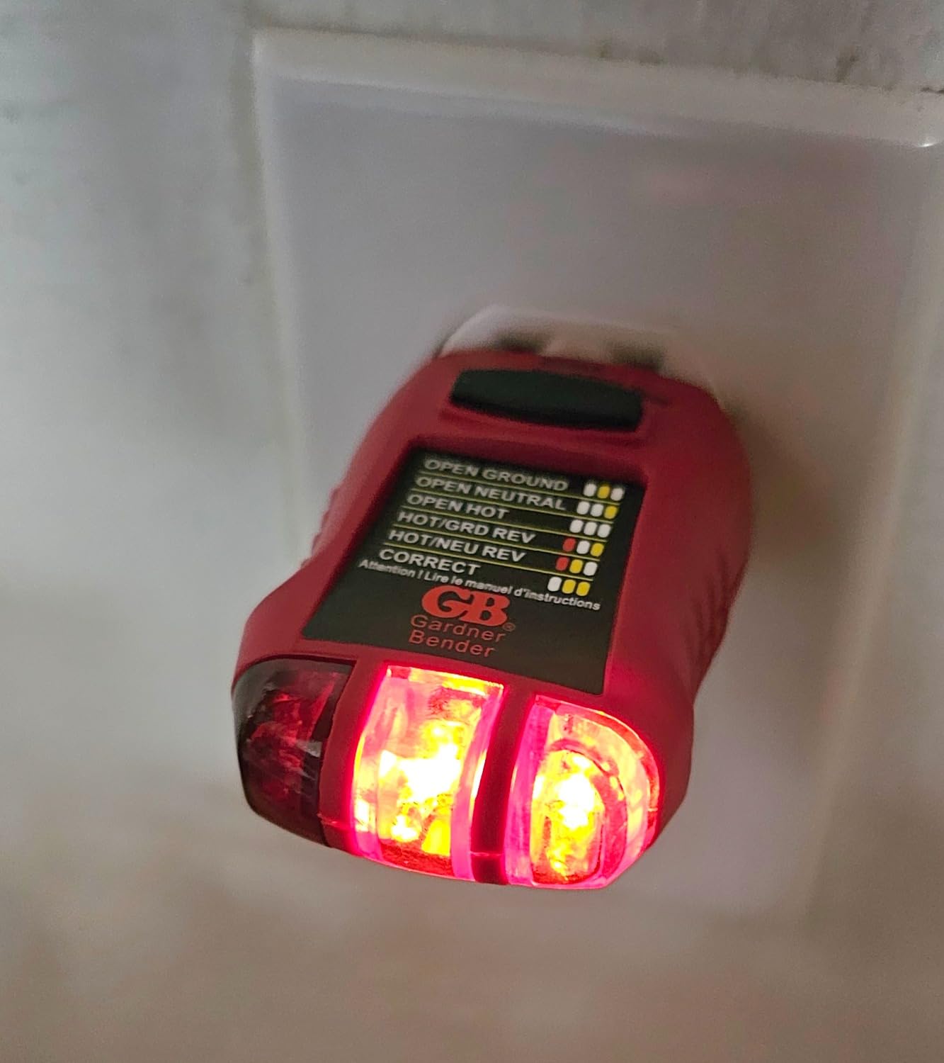 Gardner Bender GFI-3501 Ground Fault Receptacle Tester & Circuit Analyzer, 110-125V AC, for GFCI / Standard / Extension Cords & More, 7 Visual LED Tests, Red customer photo 1