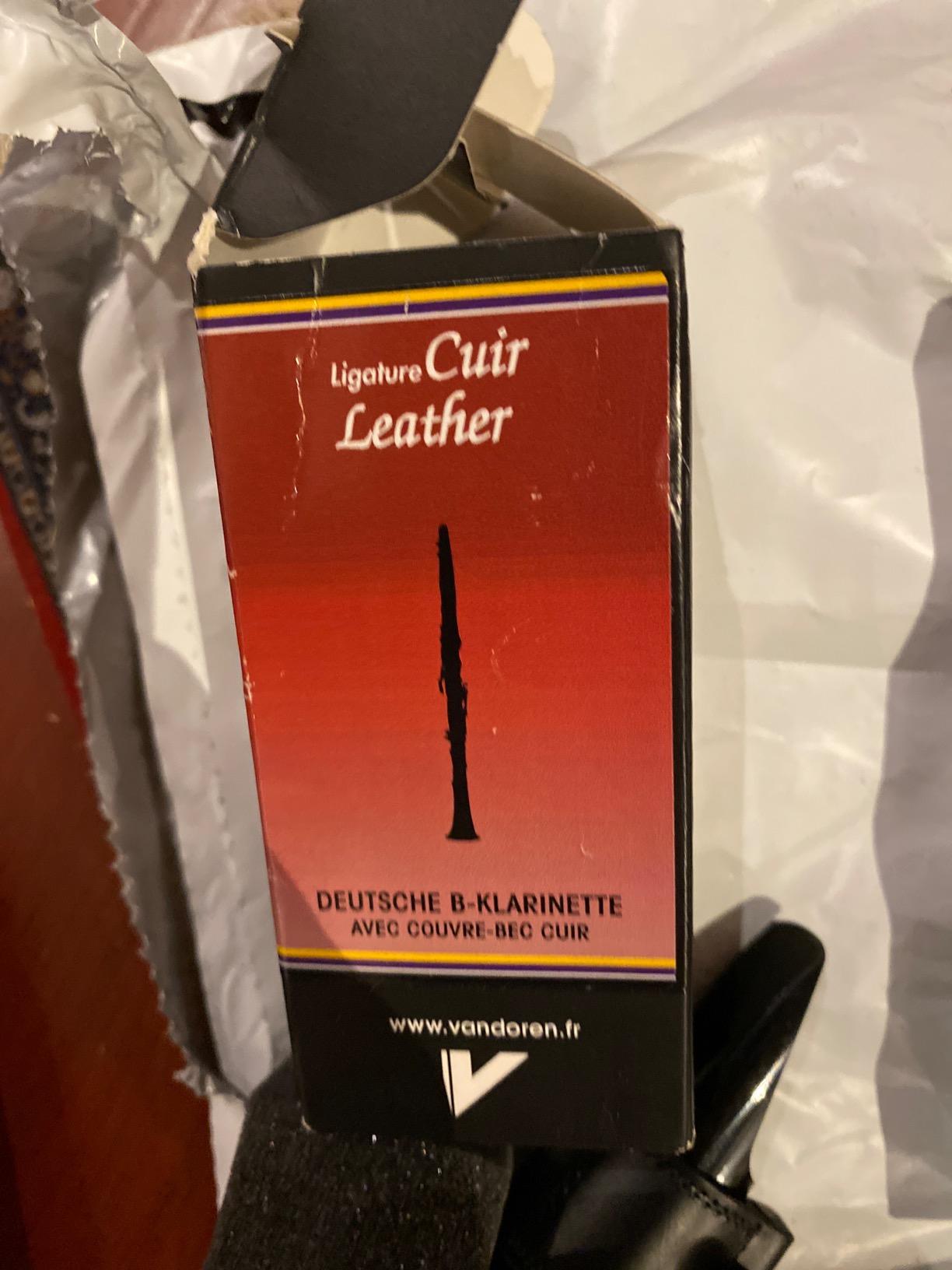 Vandoren LC27P Leather Ligature and Plastic Cap for Alto Sax with 3 Interchangeable Pressure Plates customer photo 2