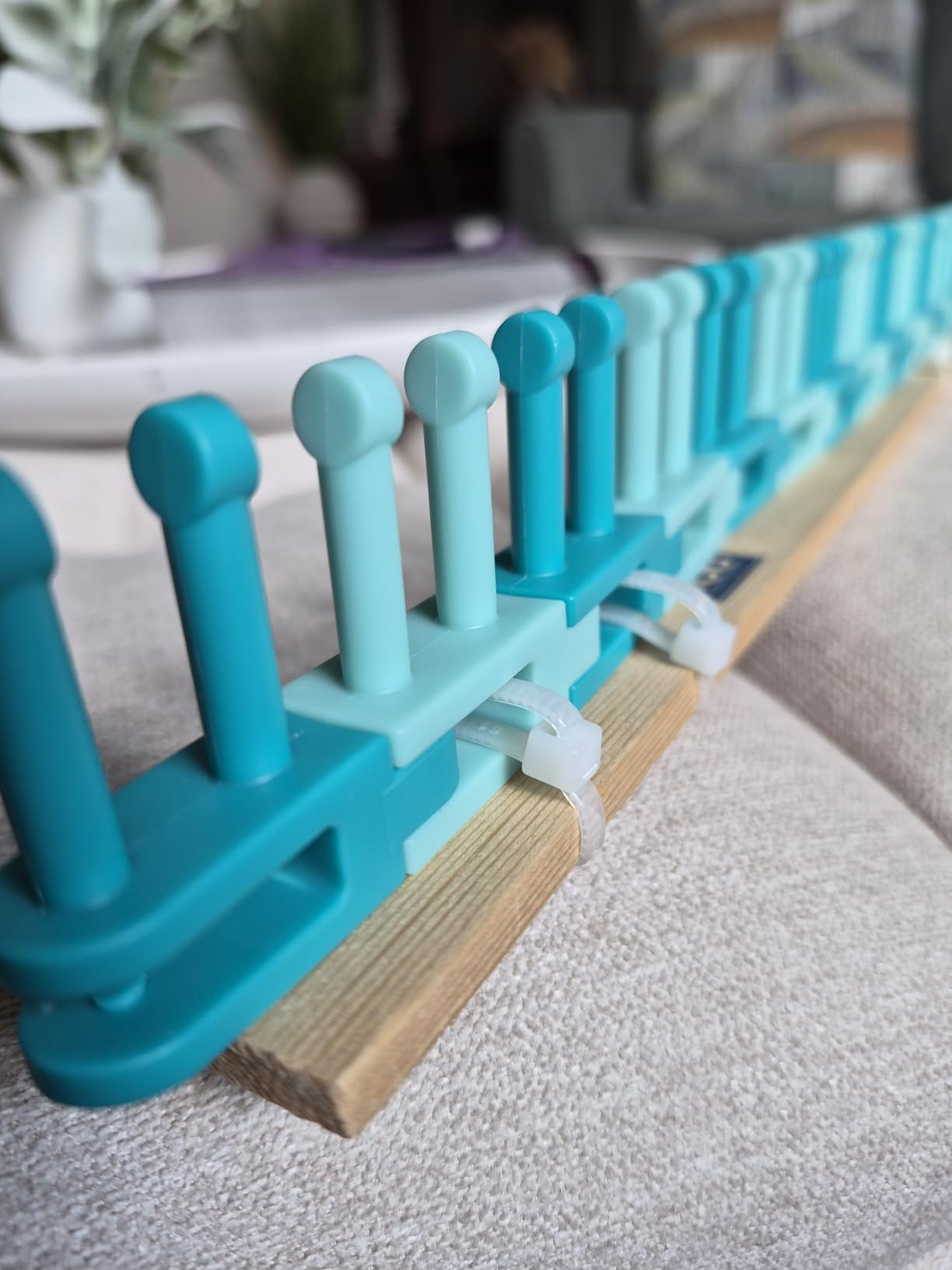 Authentic Knitting Board Flexee Loom Links Bitty, Fine Gauge, for Extra Thin Yarn, 72 Links, 148 pegs customer photo 1