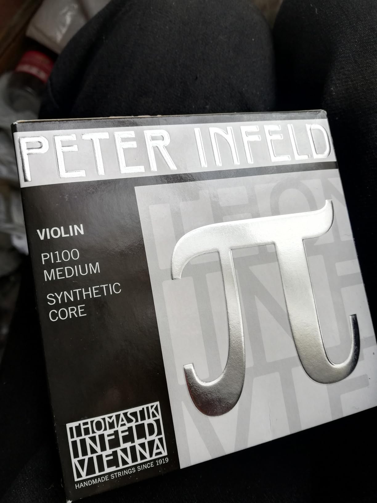 Thomastik-Infeld Peter Infeld Violin String Set, 4/4 Size, Medium Tension - PI100 - Synthetic Core with Platinum Plated E customer photo 2