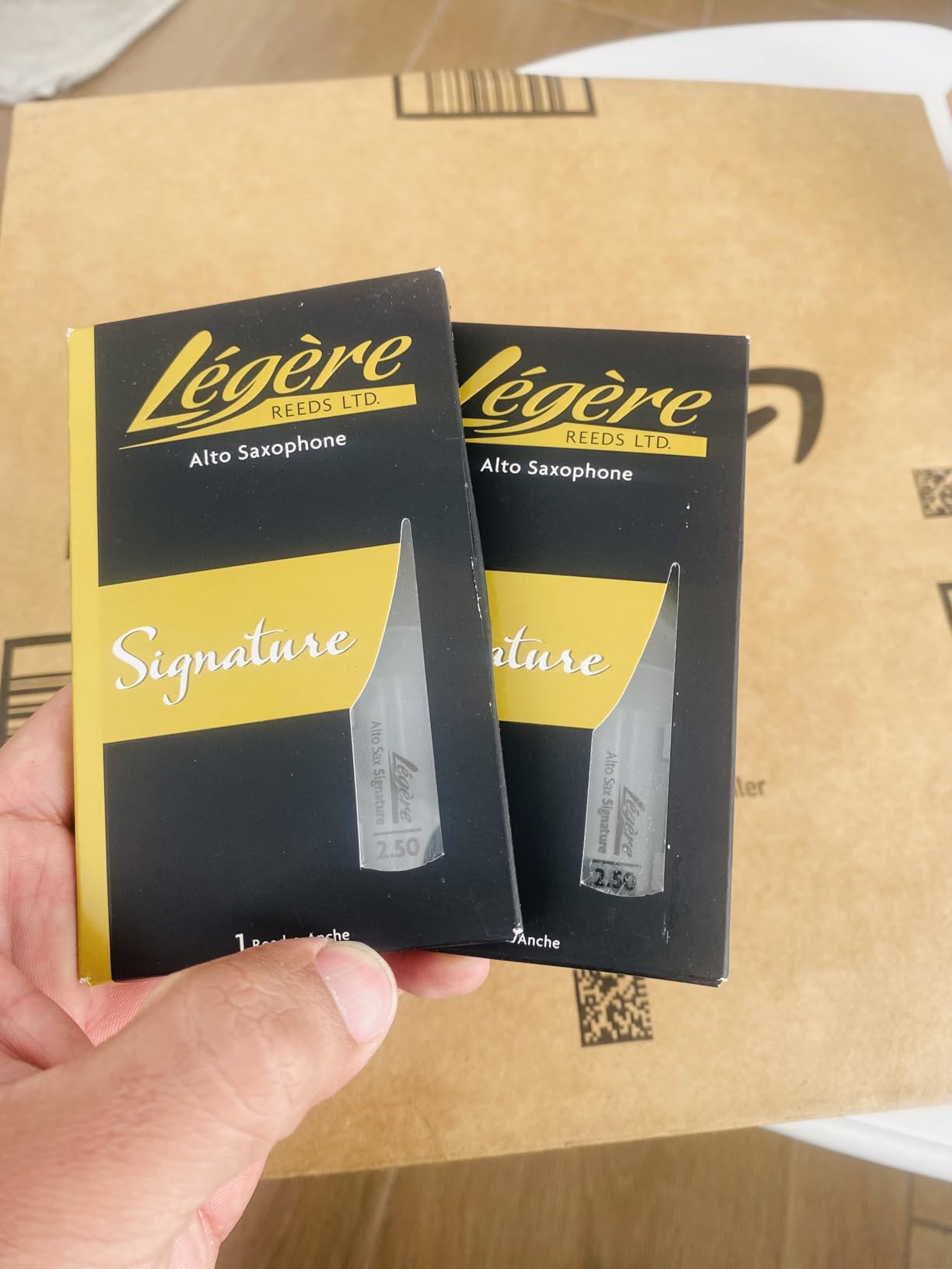 Legere Reeds - Alto Saxophone Reed, Signature, Strength 2.50 (ASG2.50) - Premium Synthetic Woodwind Reed customer photo 1