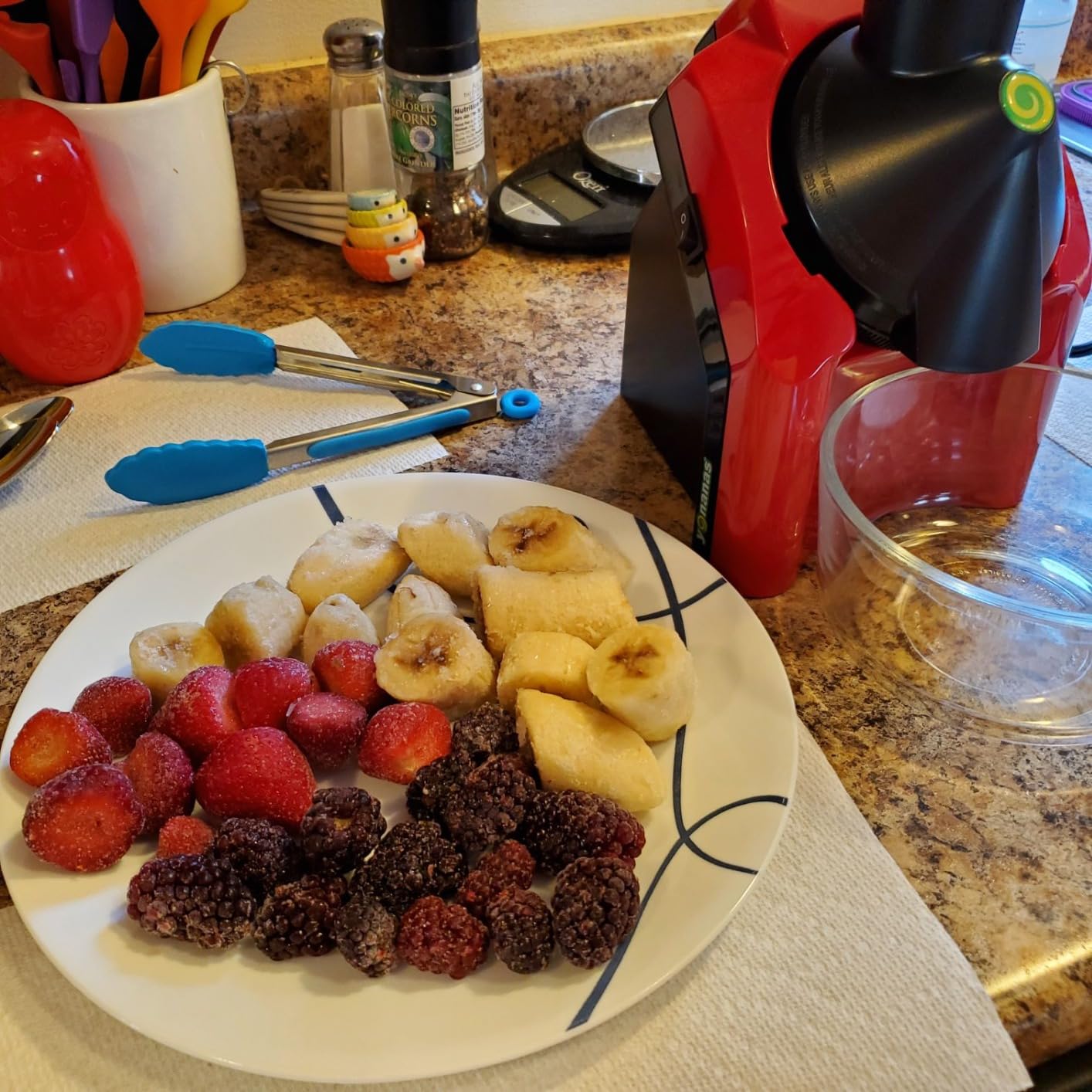 Yonanas Classic Frozen Fruit Soft Serve Maker for Healthy Vegan and Dairy-Free Treats, 200W Silver Machine with 36 Recipes, BPA Free customer photo 2