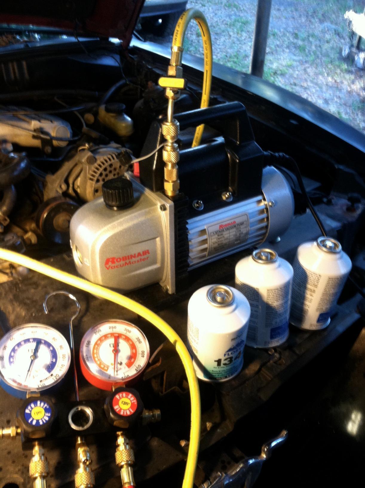 Robinair (15310) VacuMaster Single Stage Vacuum Pump - Single-Stage, 3 CFM customer photo 1