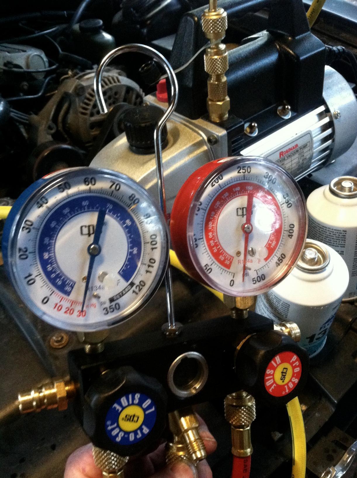 Robinair (15310) VacuMaster Single Stage Vacuum Pump - Single-Stage, 3 CFM customer photo 2