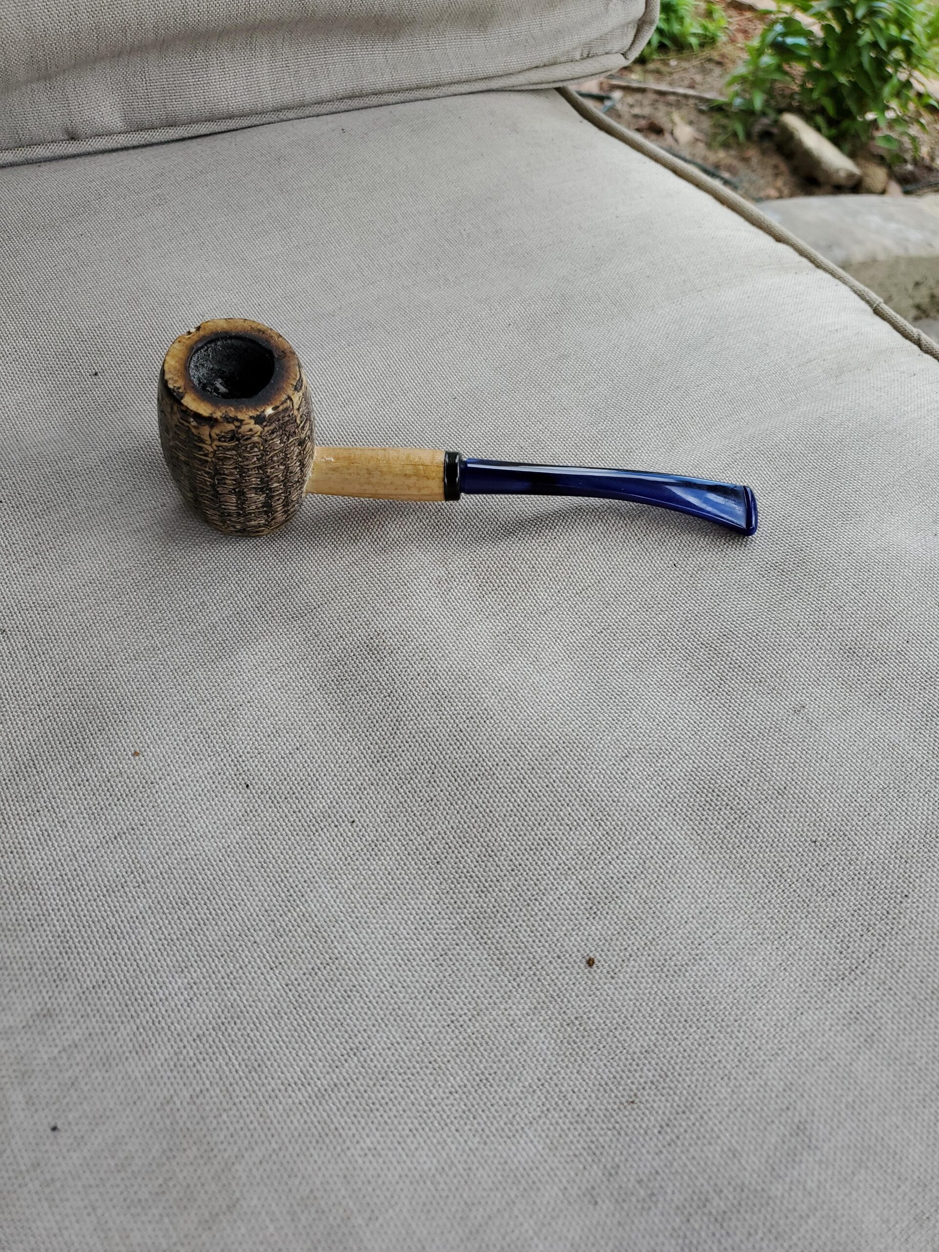 Missouri Meerschaum - Country Gentleman Corn Cob Tobacco Pipe - Bent Bit customer photo 2