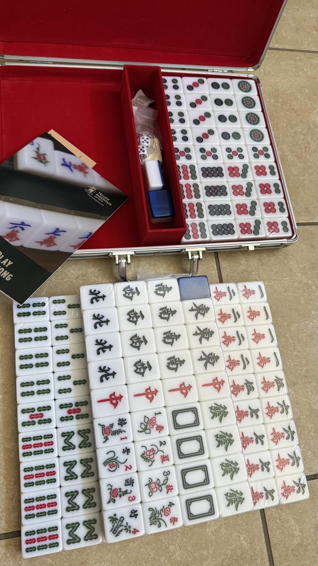 Yellow Mountain Imports Champion-Size Chinese Mahjong Set -146 Large Melamine Tiles, Dice, Wind Indicator & Aluminum Case - No Numbers or Letters - Chinese Style Gameplay Only customer photo 1