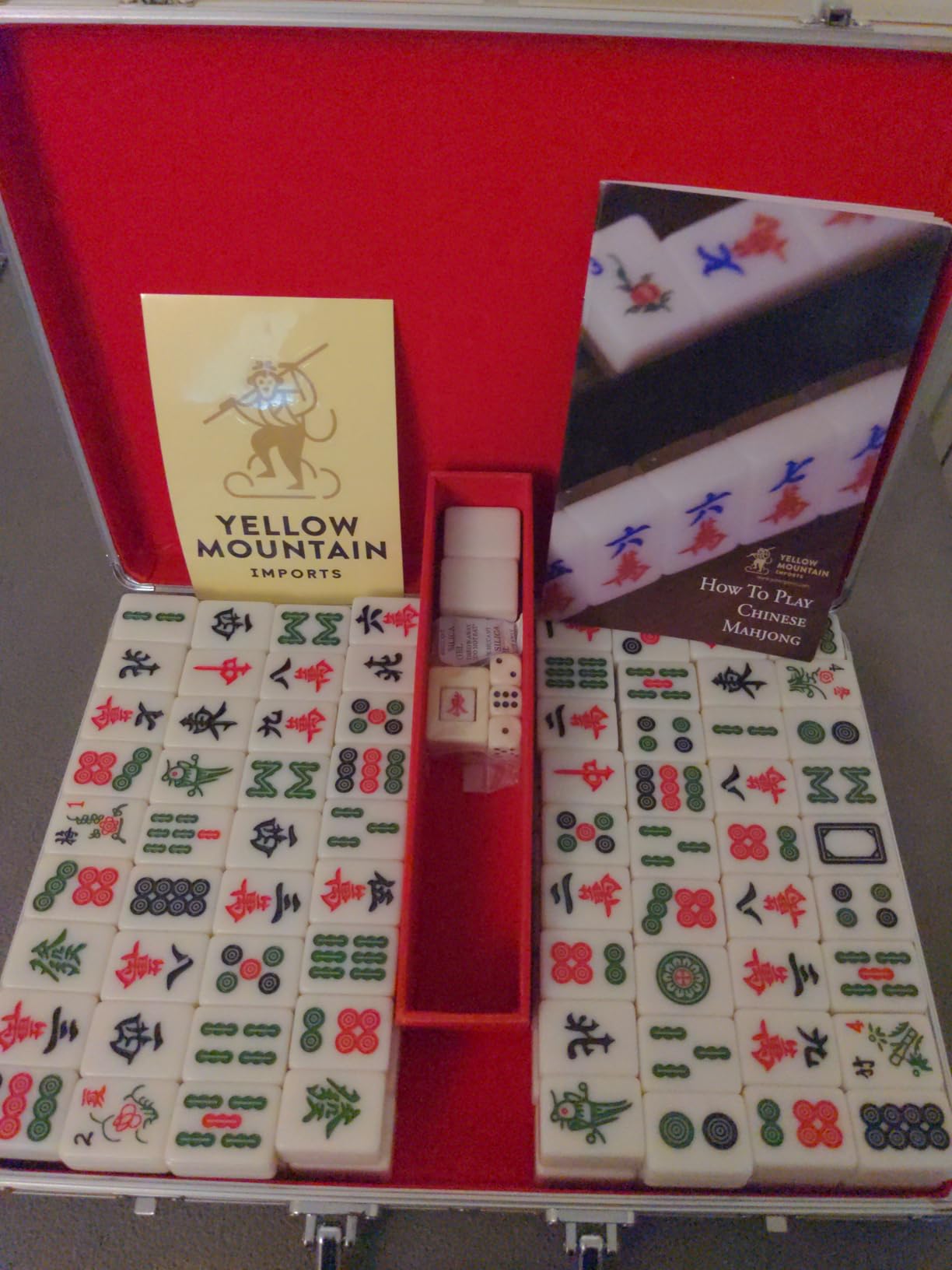 Yellow Mountain Imports Champion-Size Chinese Mahjong Set -146 Large Melamine Tiles, Dice, Wind Indicator & Aluminum Case - No Numbers or Letters - Chinese Style Gameplay Only customer photo 2
