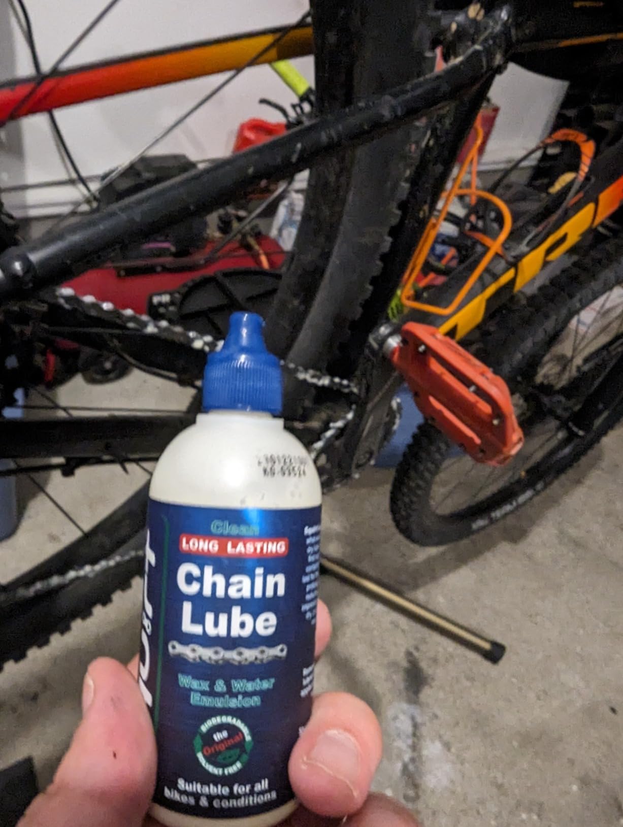 Squirt Chain Lube for Bikes 120 ml - Long-Lasting Lubricant for All Bike Chains - All-Weather Dry Bike Chain Lube to Reduce Noise & Chainsuck - Bicycle Tools & Maintenance Aid customer photo 2