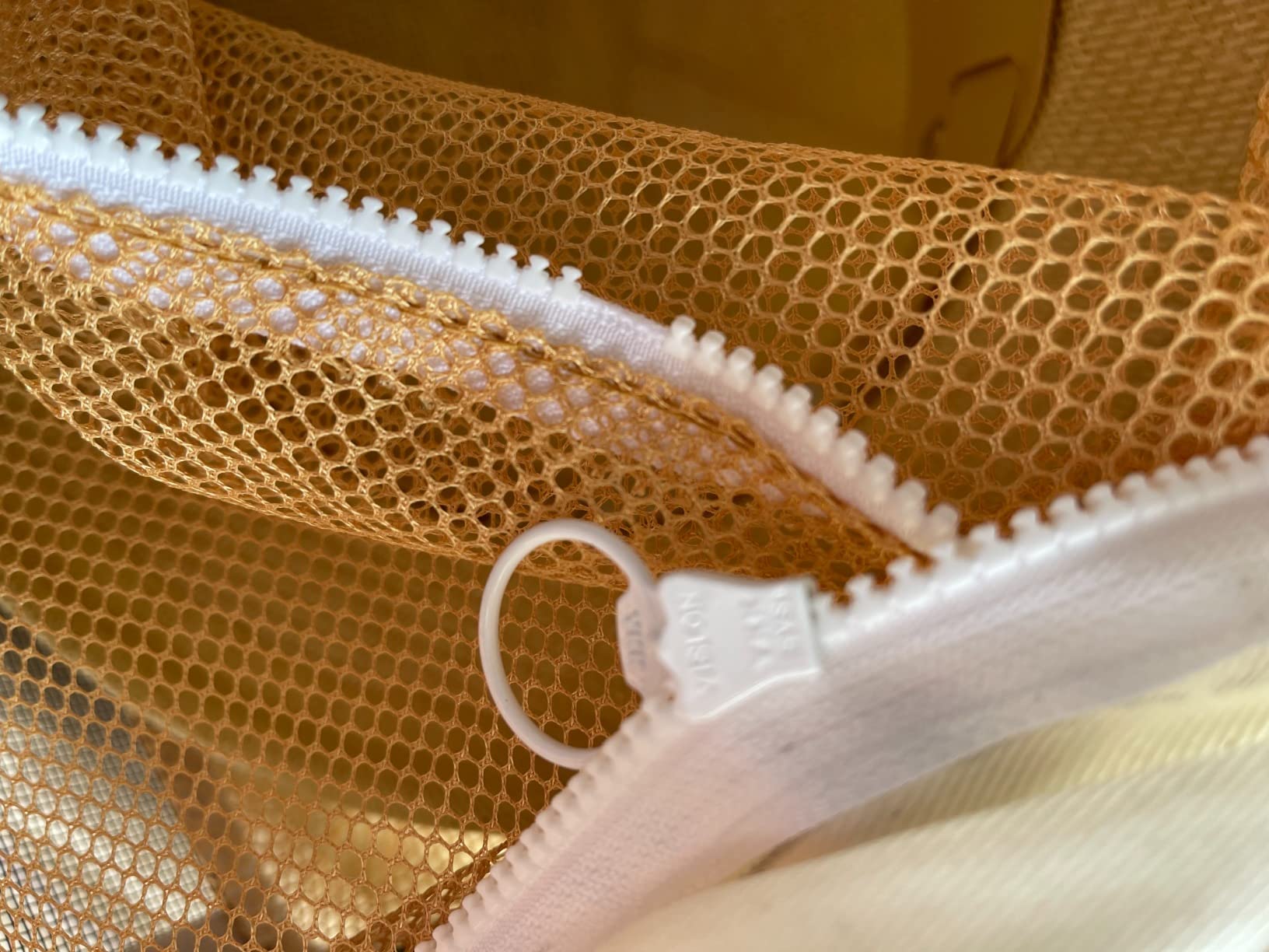 Mann Lake Stingless Binding Round Veil with Zipper Closure, Fine Mesh Beekeeping Head Cover for Hot Summer Weather, Breathable Veil for Bee Suit Protection, Comfort Fit for Farm and Backyard Work customer photo 1