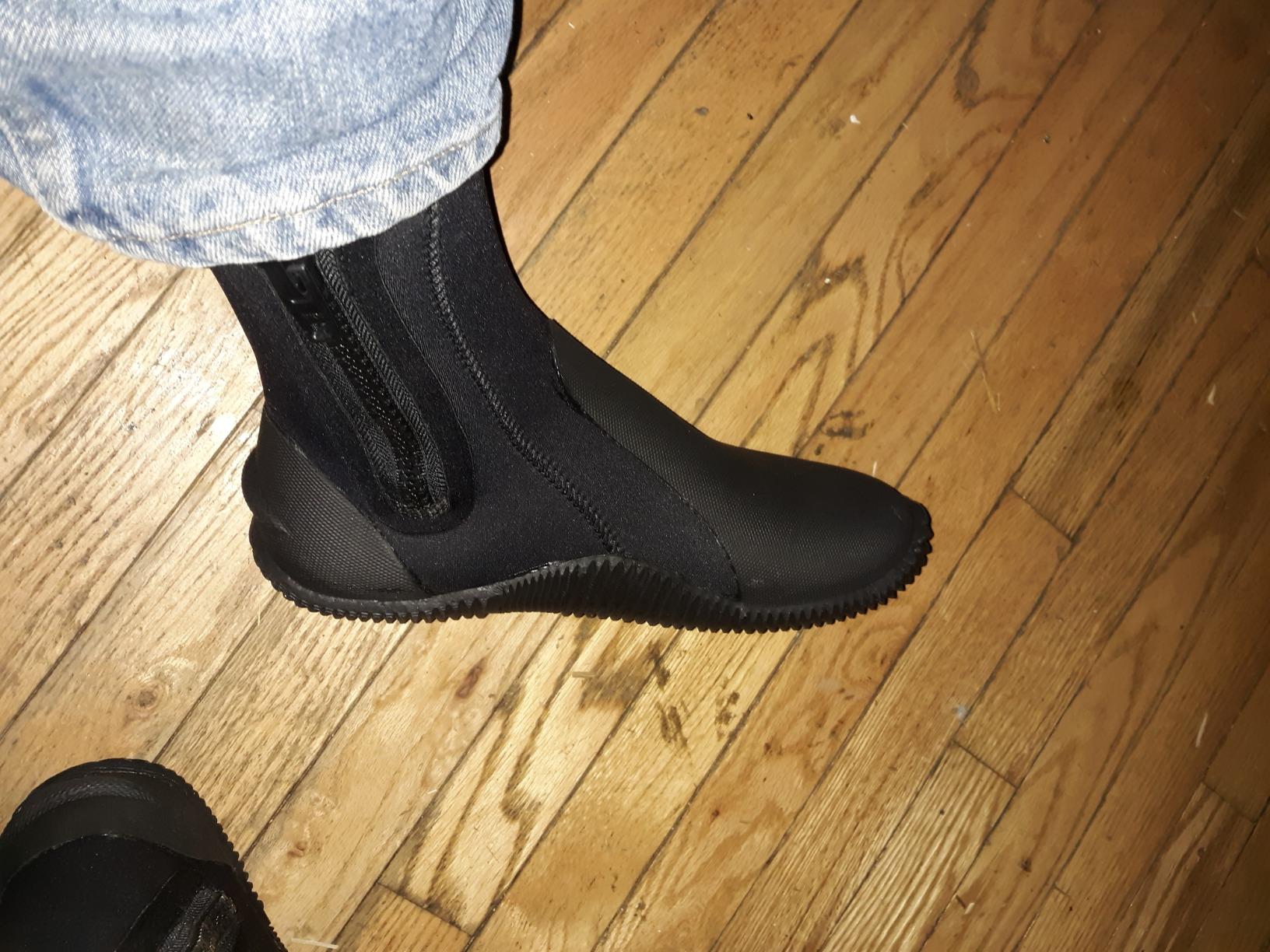 Cressi Adult Unisex Crew Water Boots for Scuba Diving, Surfing, Canyoning, 7 mm Neoprene Thickness - Isla: designed in Italy customer photo 2