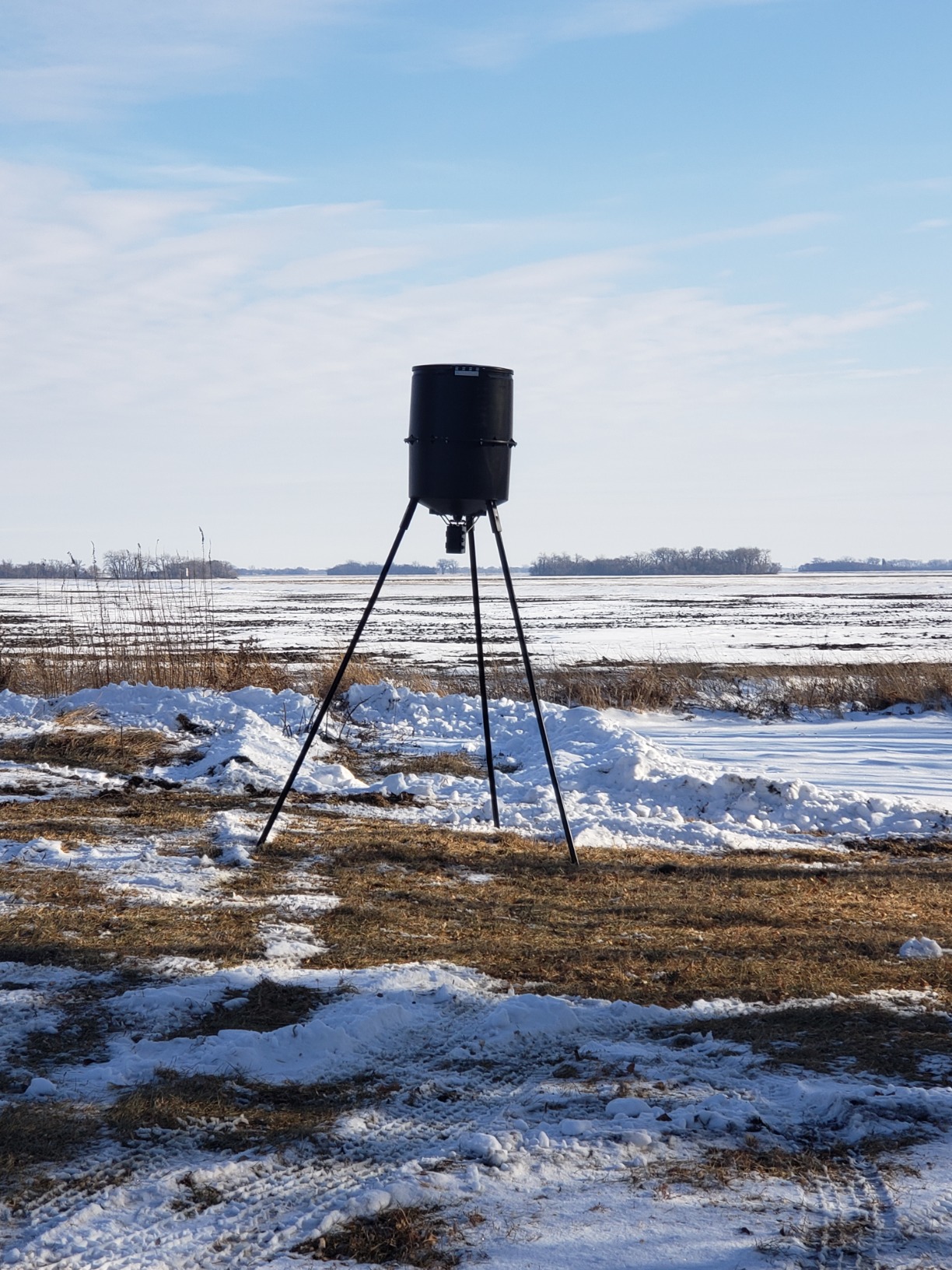 WILDGAME INNOVATIONS Quick-Set 270 lb Game Feeder with Digital Timer | Durable Tripod Corn/Pellet Hunting Feeder customer photo 1
