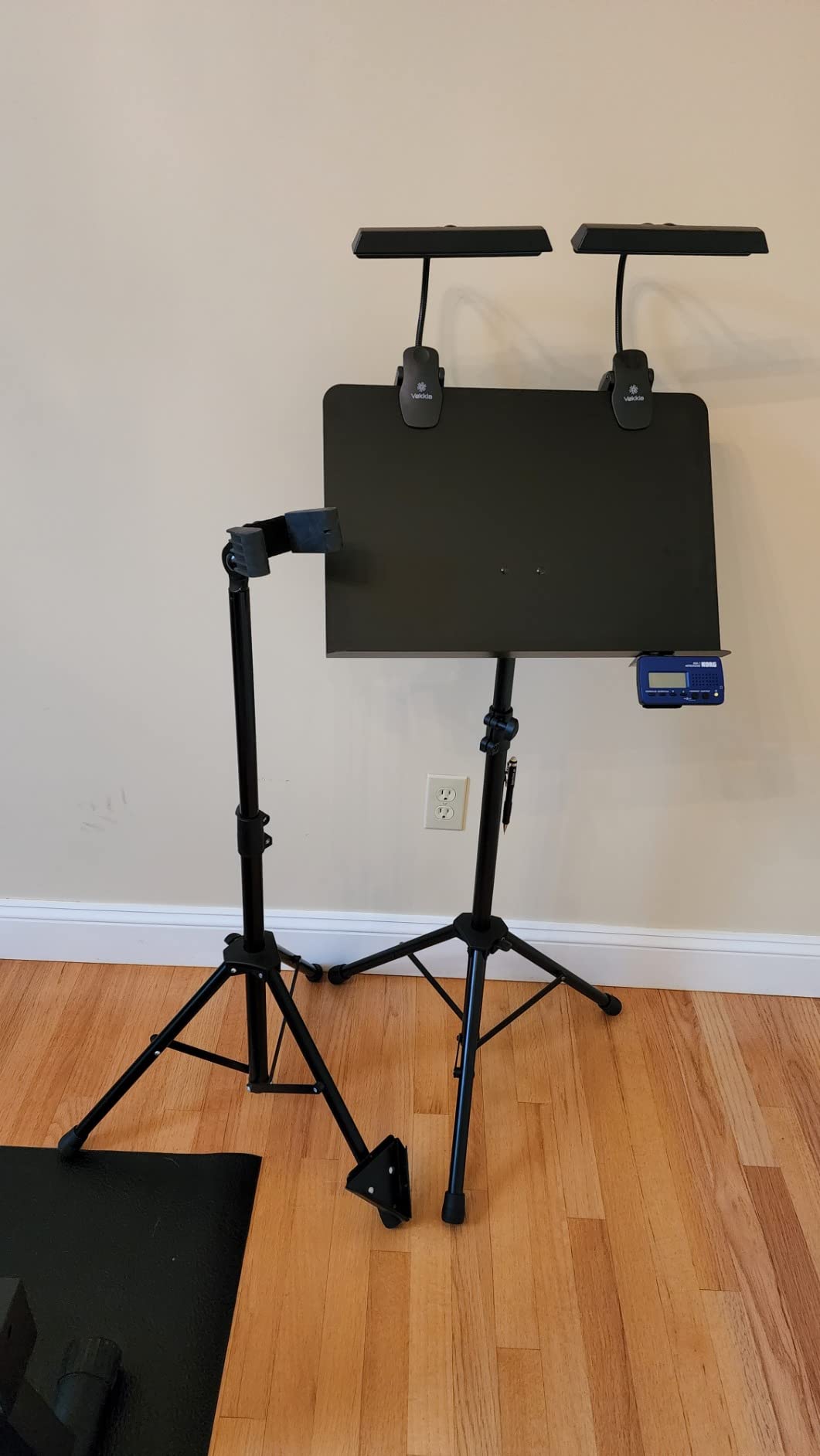 K&M Konig & Meyer 11960.000.55 Orchestra Music Stand - Steel Deep Desk Holder For Music Sheets Or Book - Sturdy Tripod Base - Adjustable 2pc Folding Design - Portable - German Made - Black customer photo 1