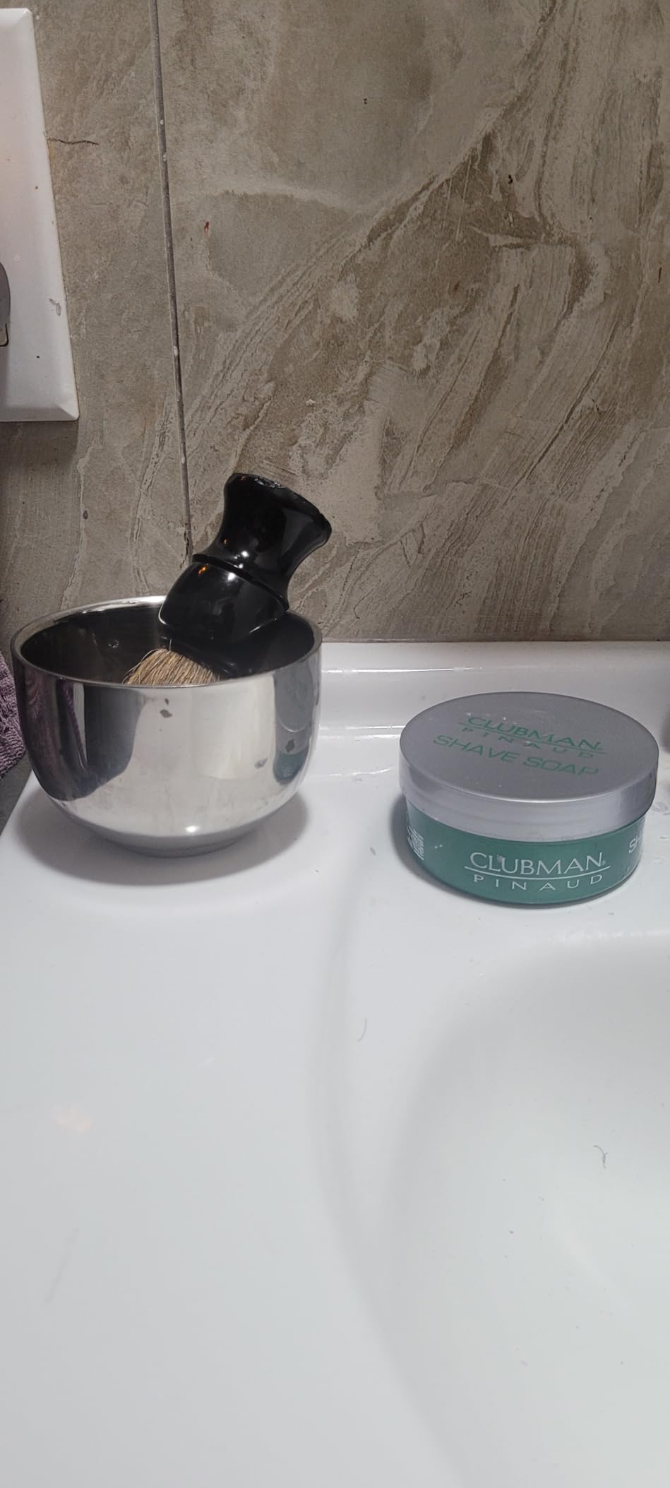 Clubman Pre Shave Oil - Pre Shave Oil for Men, Moisturizes Skin, Prevents Razor Burn, Nicks & Cuts, 1 fl oz customer photo 2