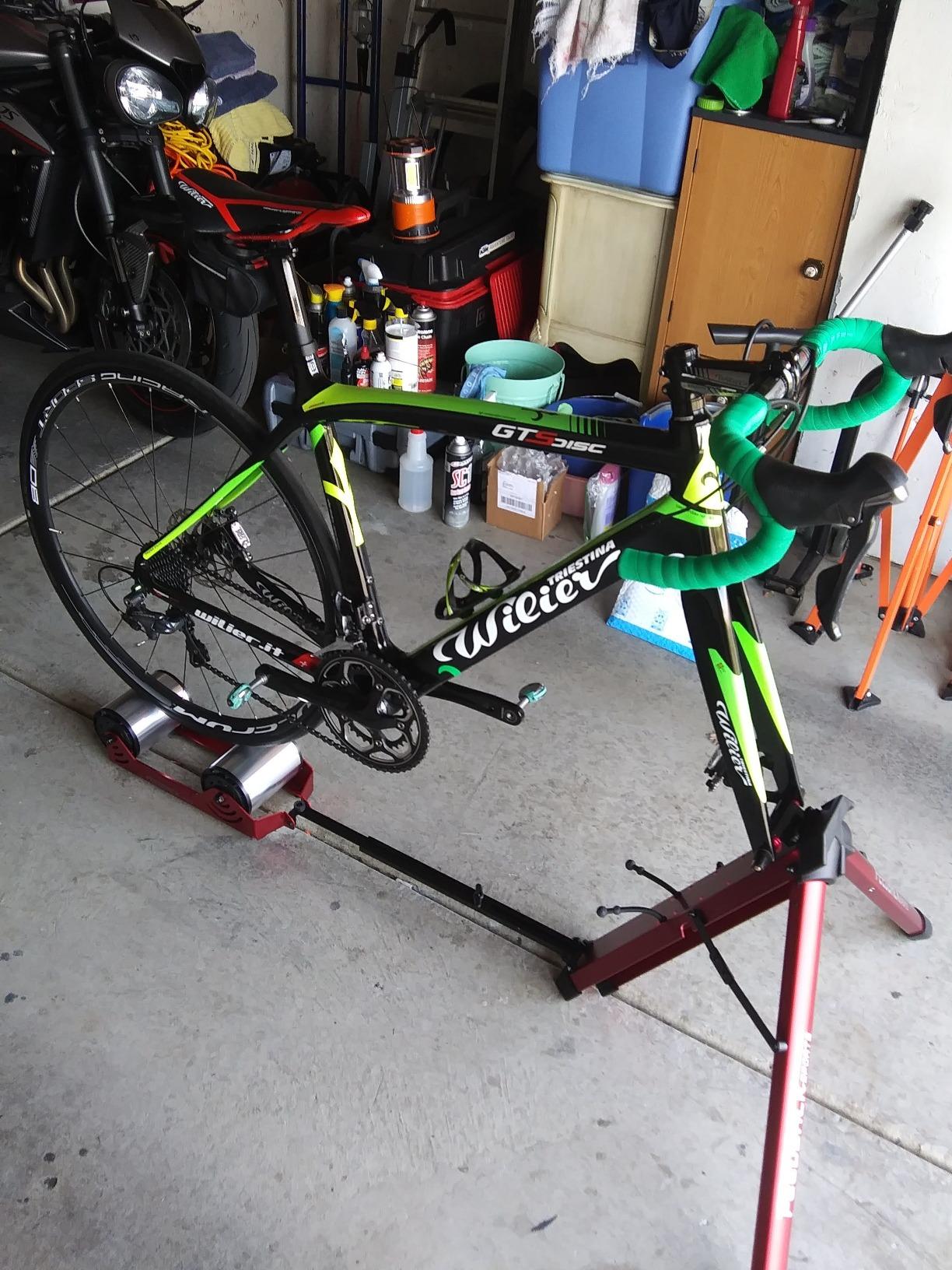 FEEDBACK SPORTS Omnium Lightweight and Portable Bike Trainer for 16