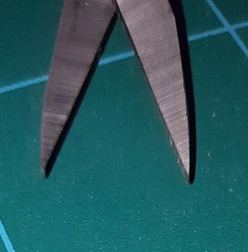 Kai 5in Double Curved Embroidery Scissors - Sharp Stainless Steel Blades, Precision Cutting for Applique, Quilting, and Needlework, Comfortable Grip, Black customer photo 2