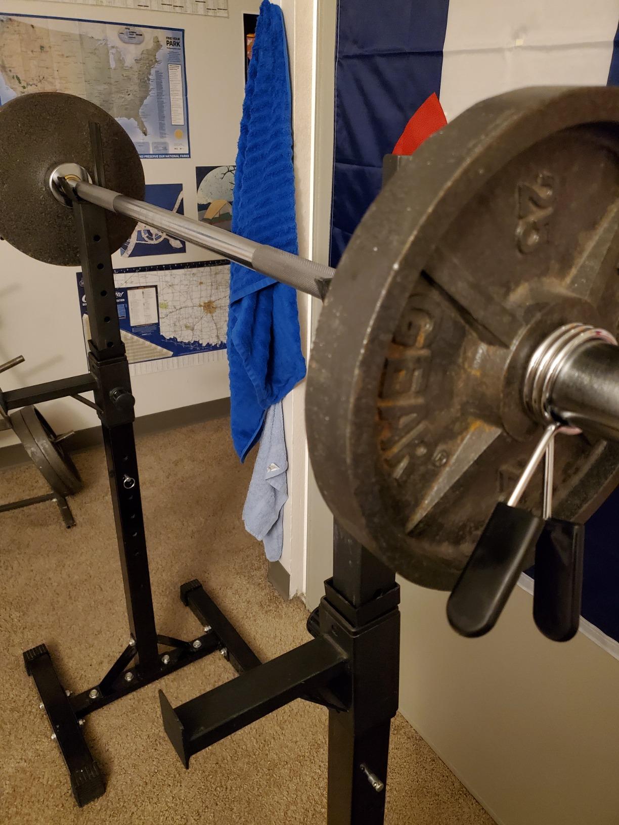 Titan Fitness 60in Olympic Weightlifting Barbell, 500 LB Capacity, 28mm Grip Shaft, Chrome Finish, Bronze Bushings, Olympic-Sized Weight Sleeves customer photo 2