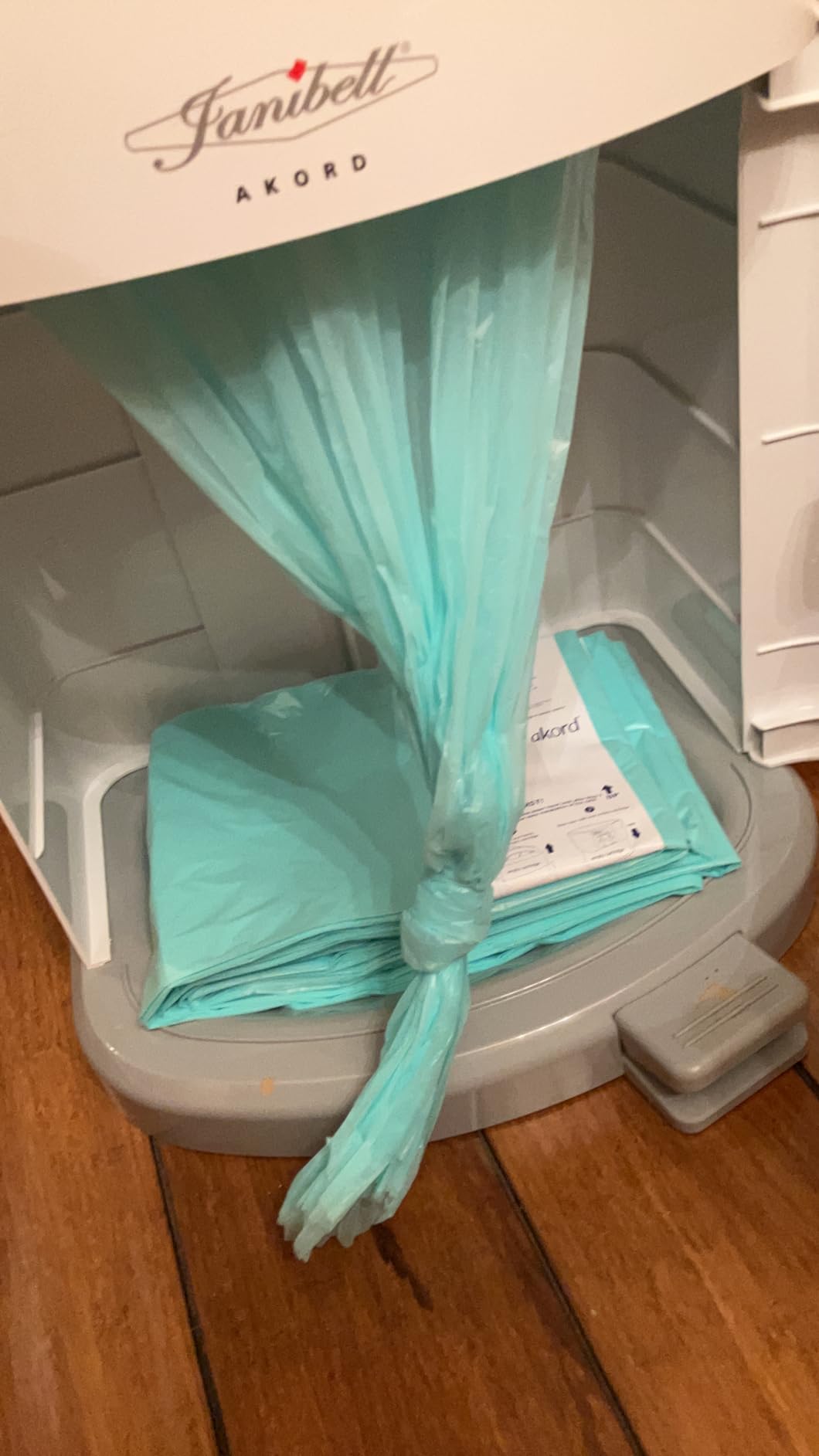 Janibell Akord Slim Adult Diaper Pail - 7-Gallon, Hands-Free Foot Pedal, Double-Sealed Odor Reduction, Continuous Liner System customer photo 2