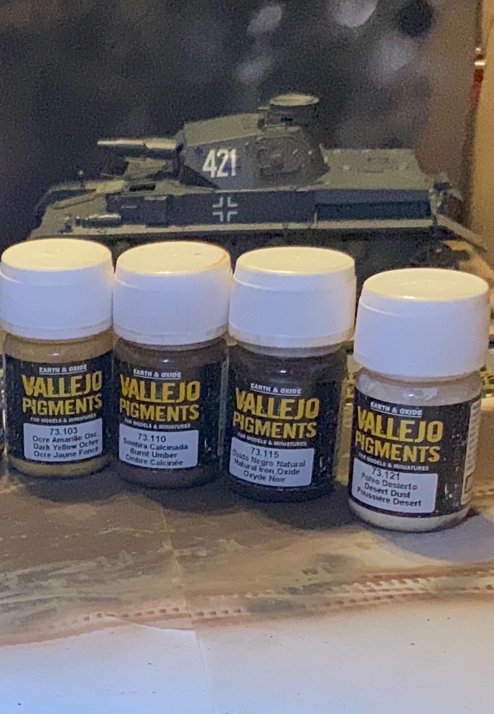 Vallejo - Pigment FX Mud & Sand Effect | Wide Range of Effects Caused by the Climate and Geographic Conditions | Contains 4 Bottles x 35 ml (1.18 fl.oz.) customer photo 2