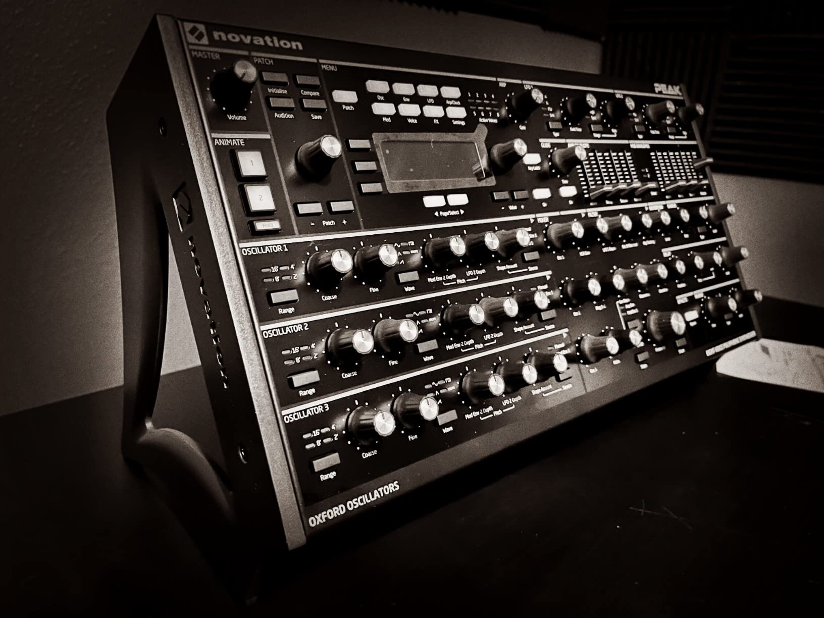 Novation Peak 8-Voice Desktop Polyphonic Synthesiser with 2 LFOs per voice, 16-slot Modulation Matrix, Digital Effects customer photo 2