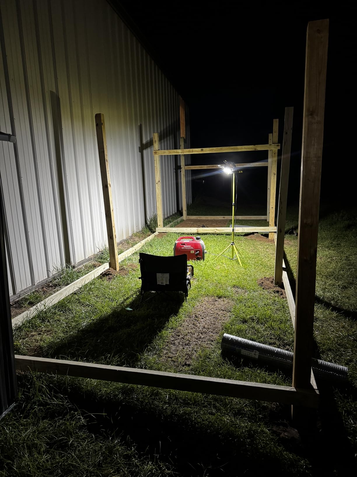 DEWALT 20V MAX LED Work Light with Stand, Tripod Light, 3000 Lumens of Brightness with 3 Modes, Tool Only (DCL079B) customer photo 2
