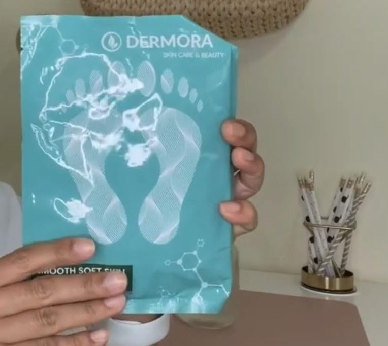 DERMORA Foot Peel Mask | Skin Exfoliating Foot Masks for Dry, Cracked Feet & Callus Removal | Dead Skin Exfoliator for Baby Soft Feet | Pack of 2 | Regular customer photo 1