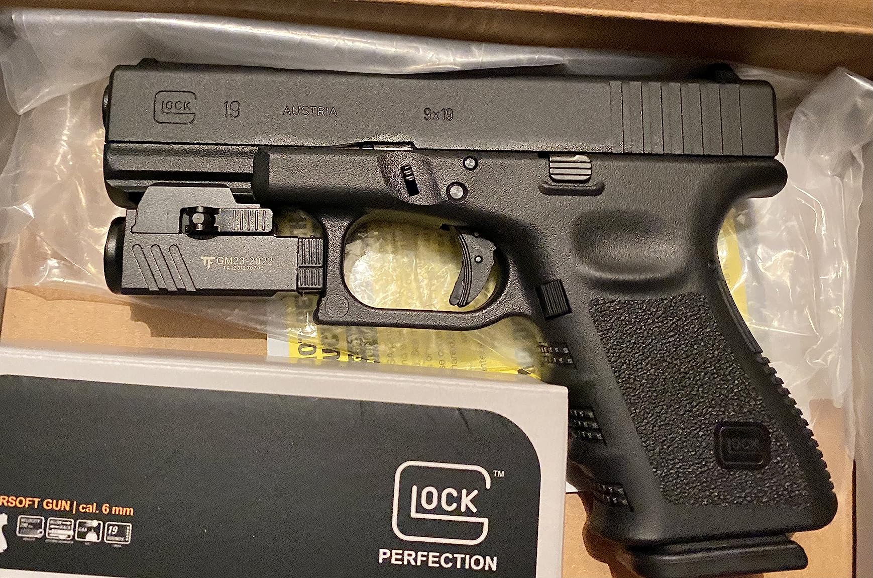 Elite Force Glock 19 Gen3 GBB 6mm BB Pistol Airsoft Gun customer photo 1