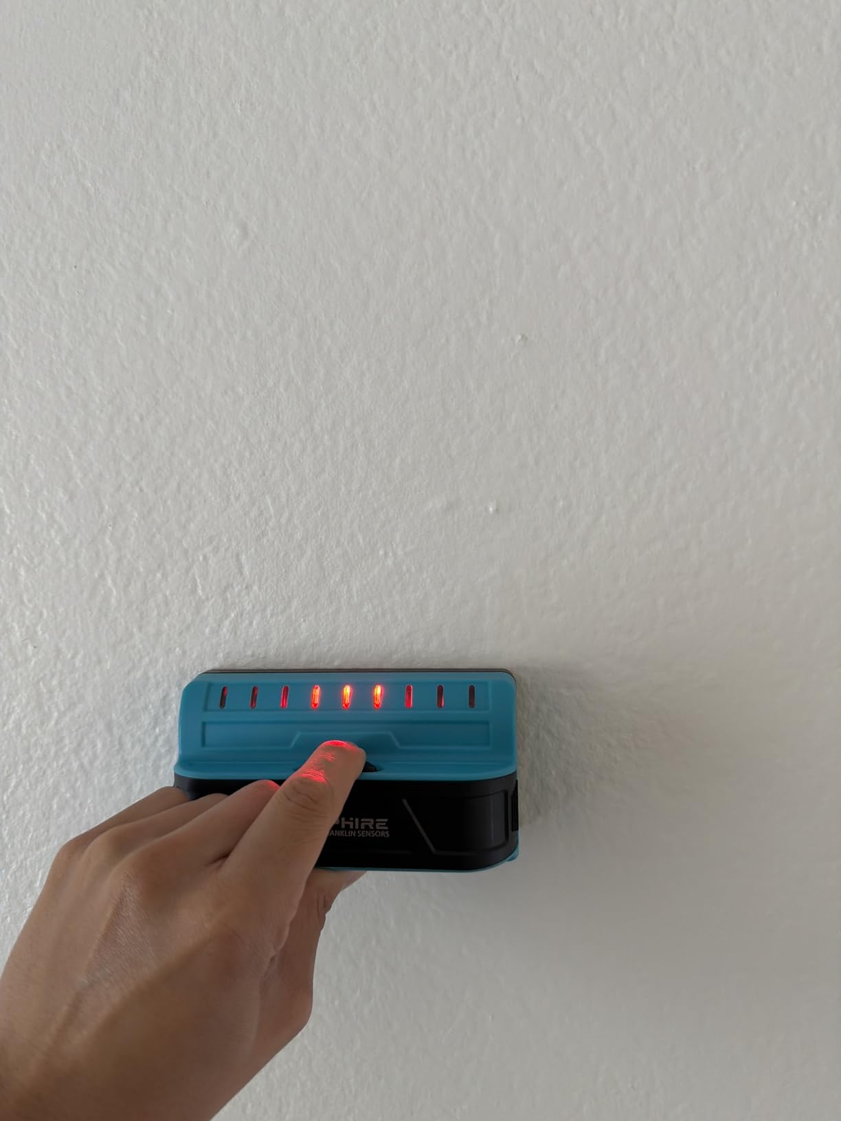 Franklin Sensors ProSensor M90 Stud Finder with 9-Sensors, Wood & Metal Stud Detector/Wall Scanner, Made in The USA customer photo 1