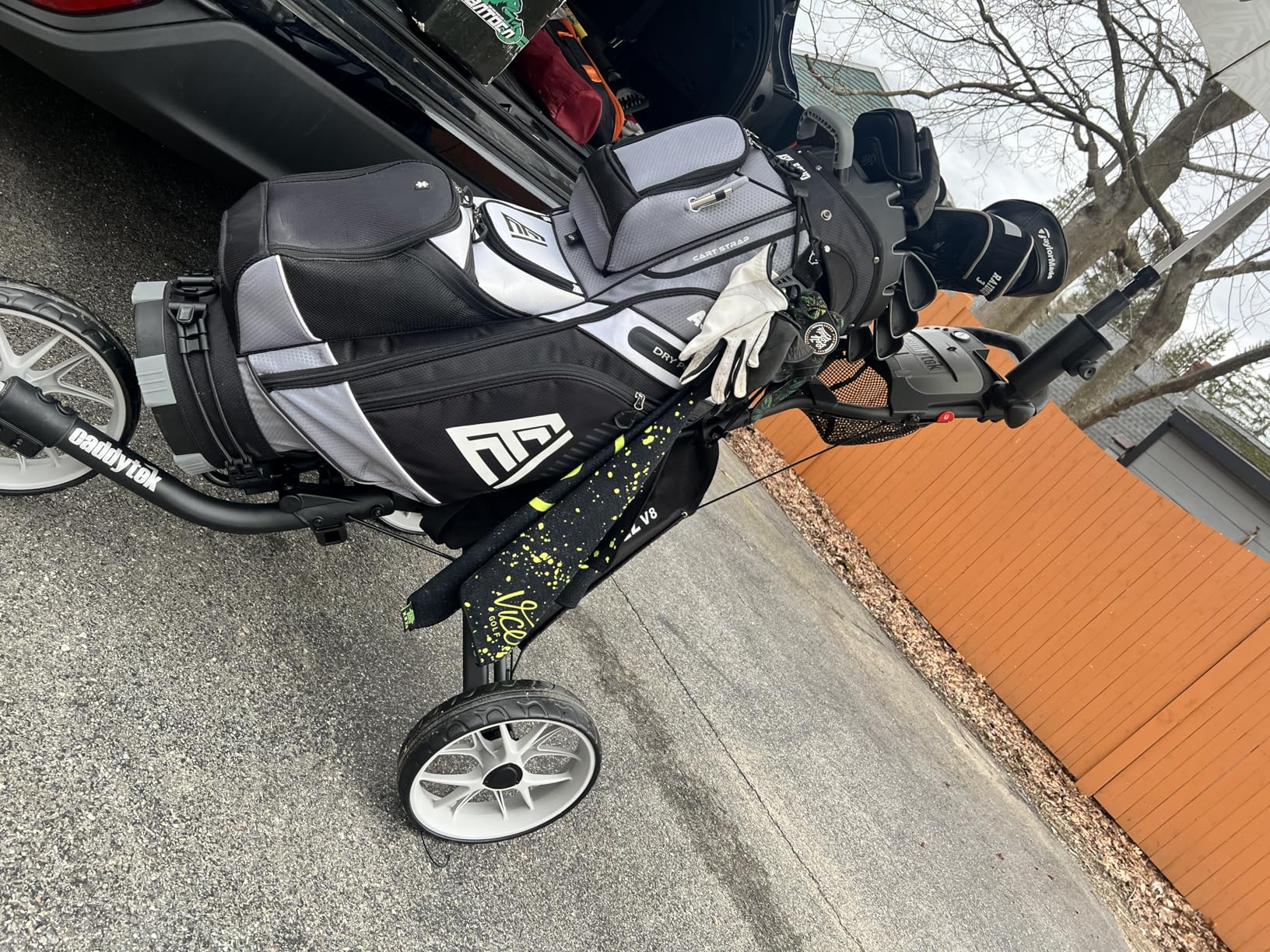 Caddytek CaddyLite EZ V8 Golf Push Cart - Lightweight 3 Wheel Foldable Cart with One-Click 2-Step Folding, EVA Wheels, Cooler Basket customer photo 1