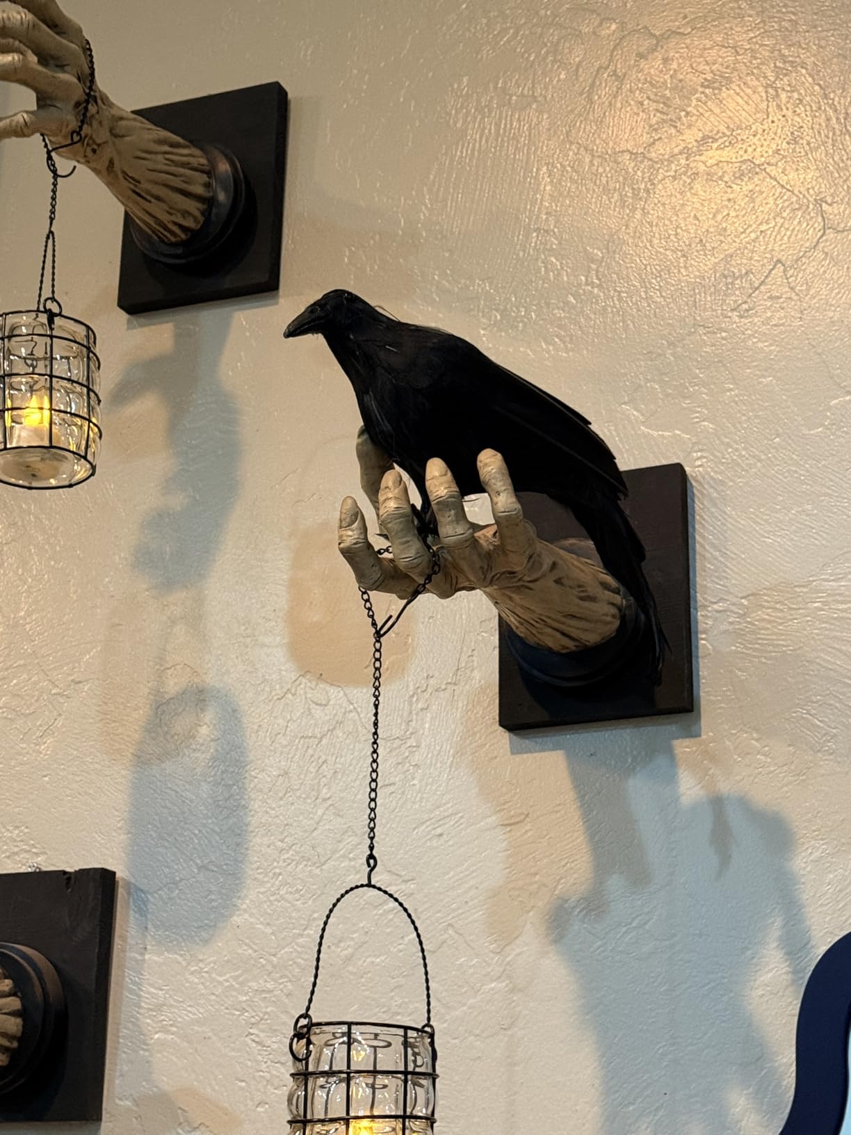 Etistta 2-Pack Realistic Crows Lifesize Extra Large Handmade Black Feathered Crow for Halloween Decorations Birds, L (13 inch+12 inch) customer photo 2