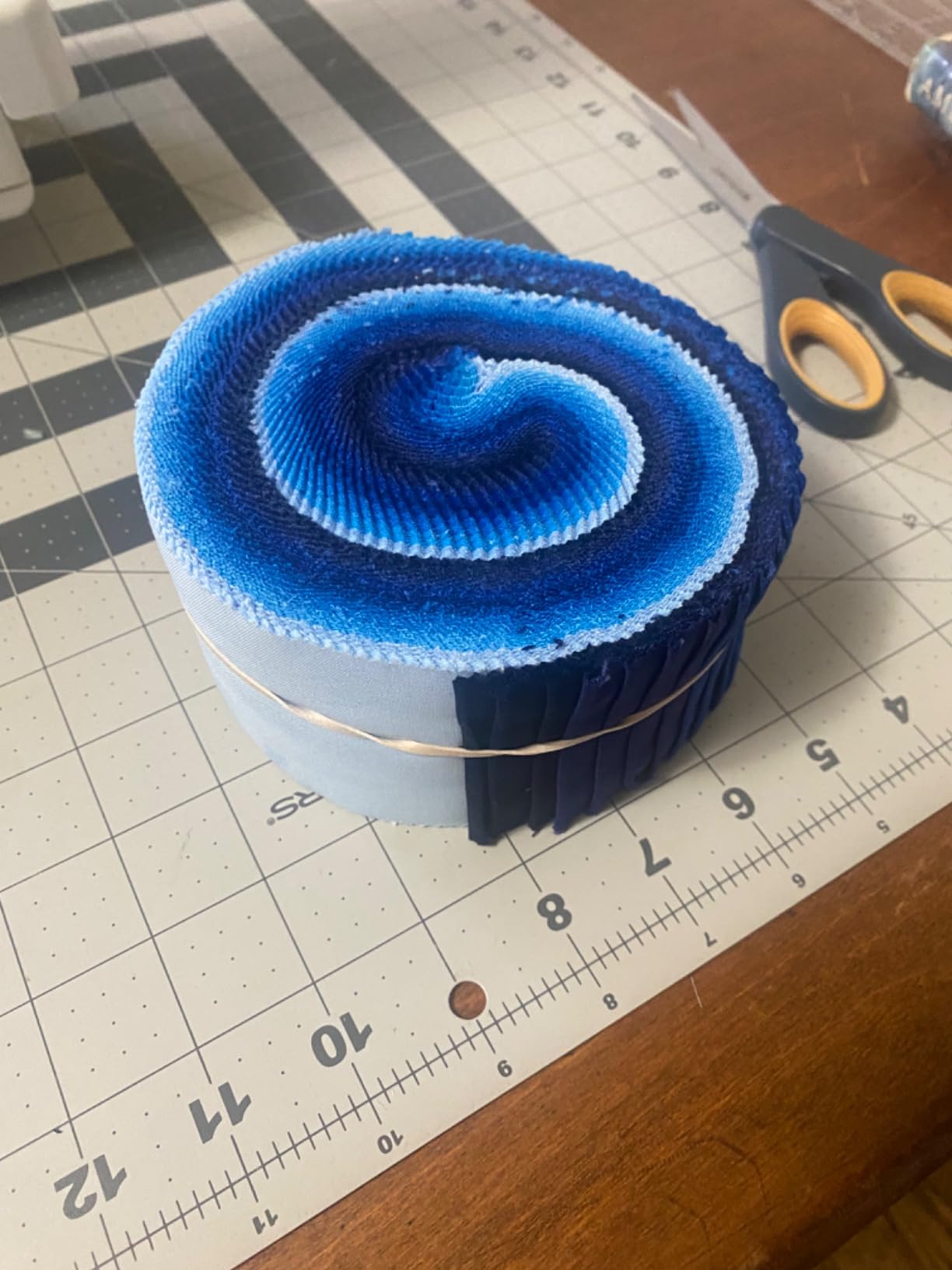 Kona Cotton Solids Waterfall Roll Up 40 2.5-inch Strips Jelly Roll Robert Kaufman Fabrics RU-782-40 customer photo 2