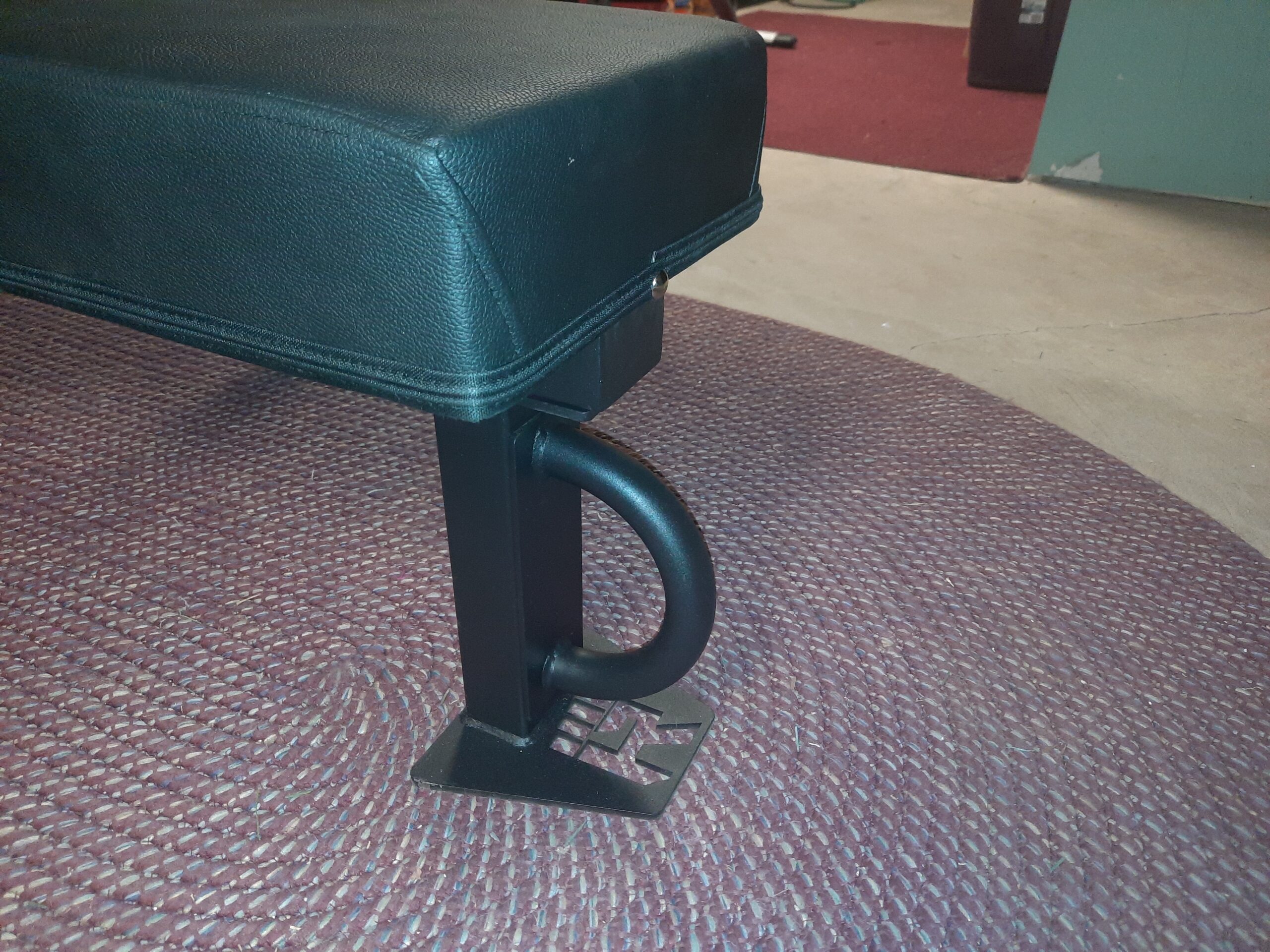 RUGGED STRENGTH Flat Weight Bench - 47