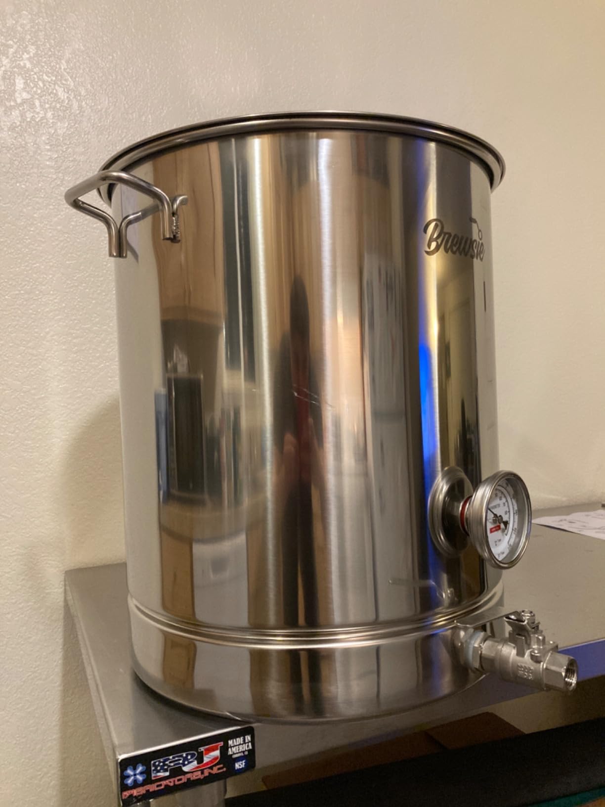 BREWSIE Stainless Steel Home Brew Kettle w/Dual Filtration, False Bottom, Thermometer and Ball Valve (8 Gal/32 QT) customer photo 1