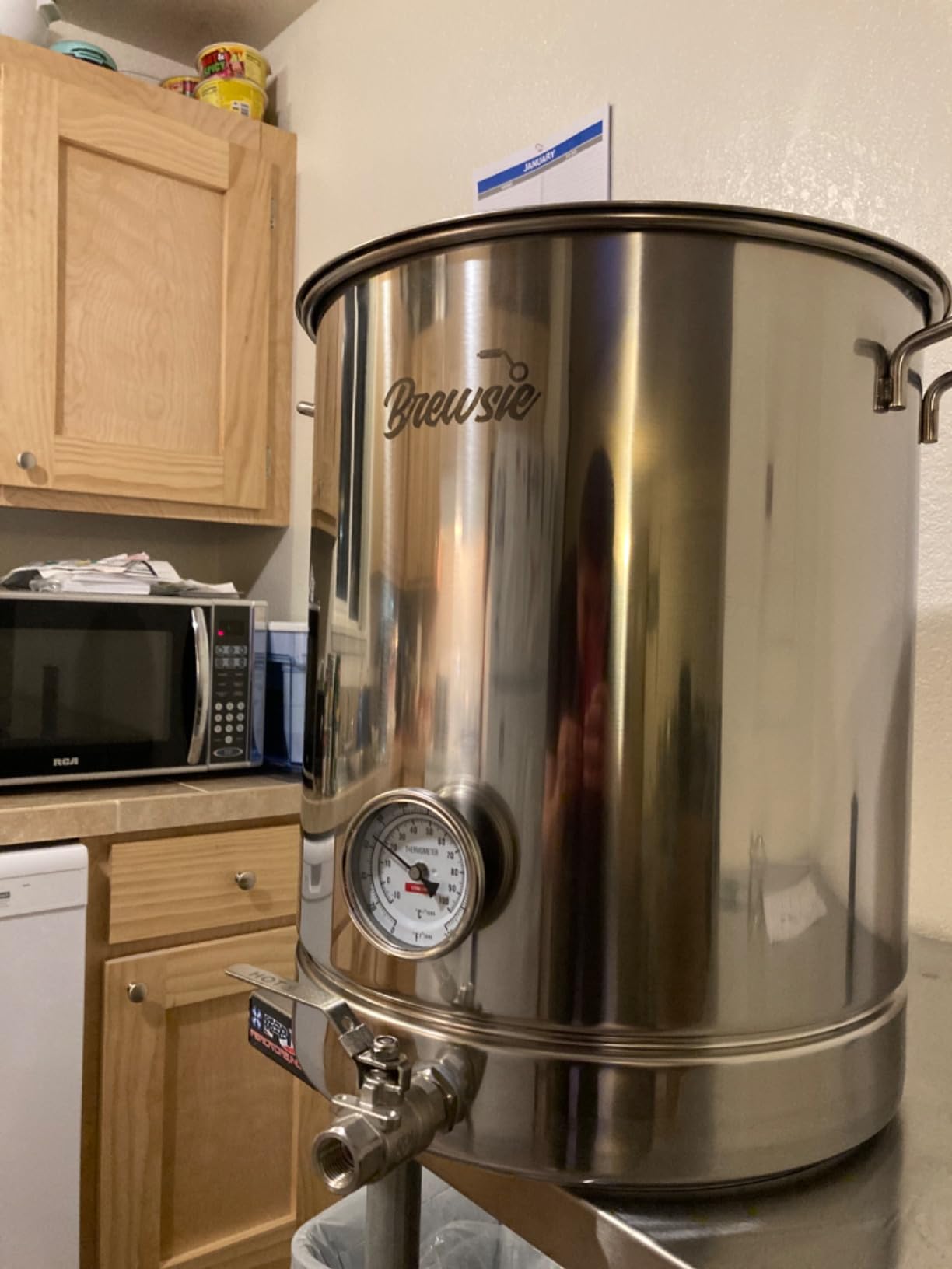 BREWSIE Stainless Steel Home Brew Kettle w/Dual Filtration, False Bottom, Thermometer and Ball Valve (8 Gal/32 QT) customer photo 2
