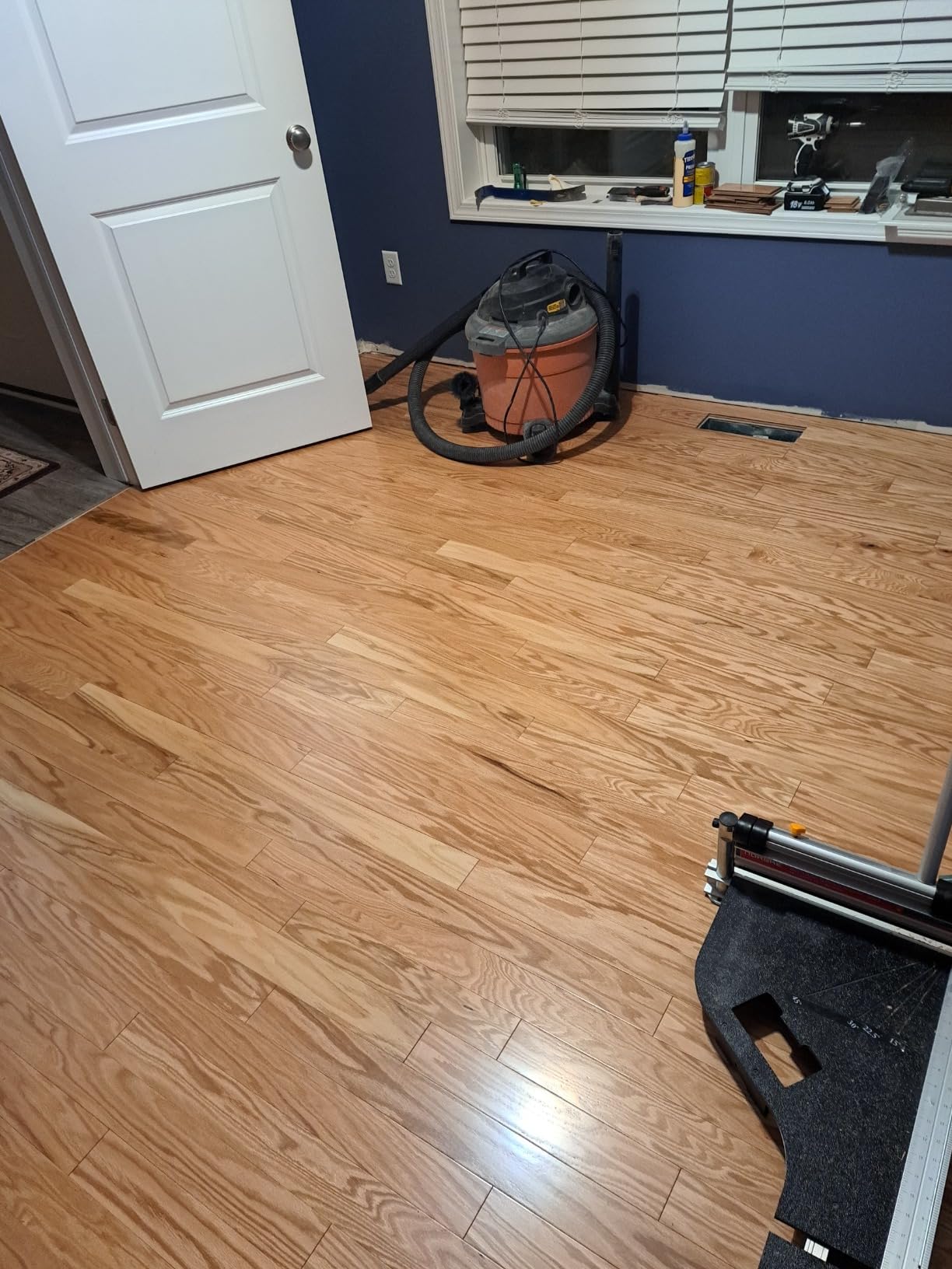 Norske Tools NMAP004 13 inch Laminate Flooring & Siding Cutter with Sliding Extension Table with Bonus Floor Installation Kit Great Value customer photo 1