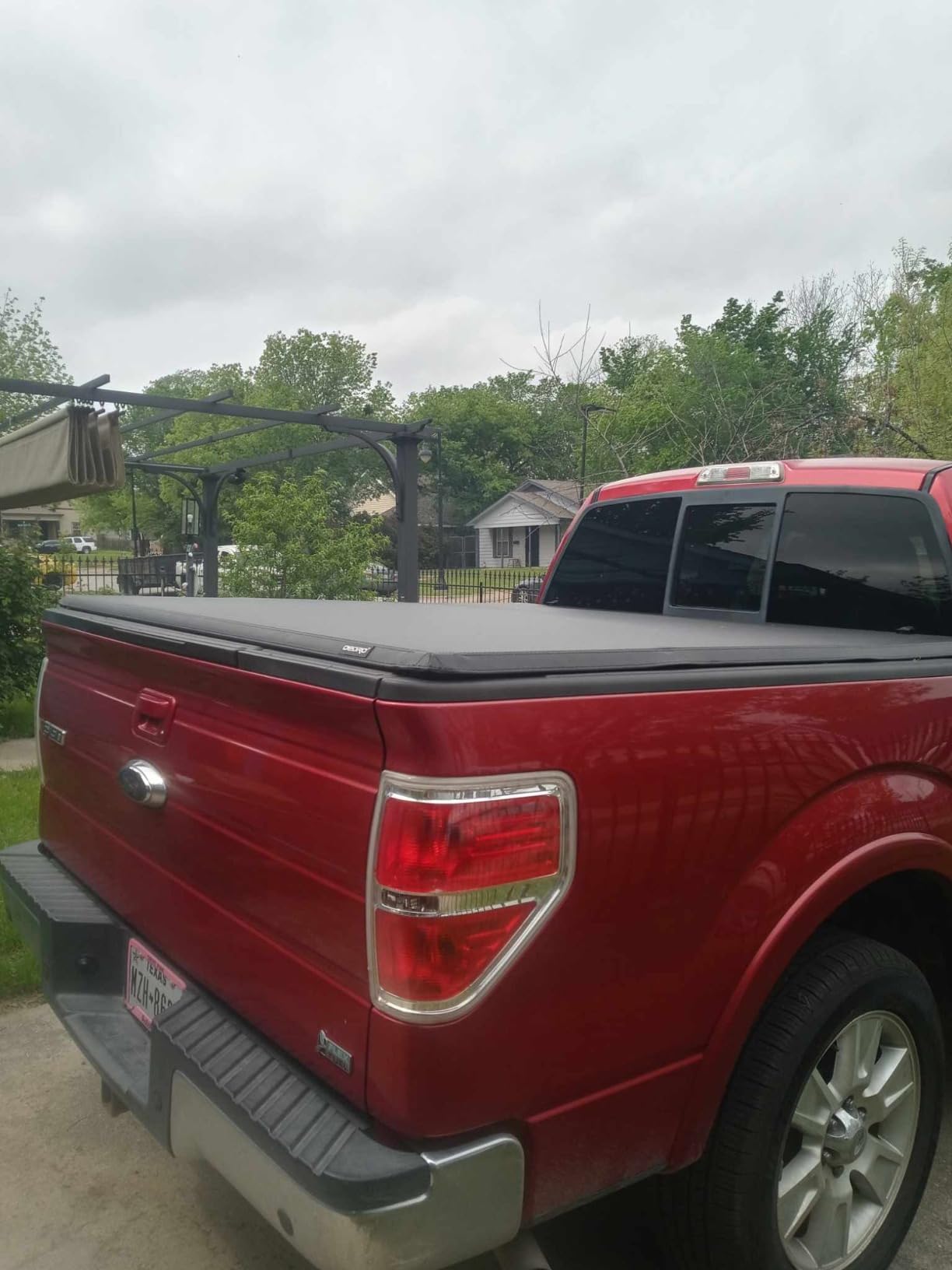 oEdRo Soft Tri-fold Truck Bed Tonneau Cover Compatible for 2015-2026 Ford F-150 F150 with 5.5ft Short Bed customer photo 2