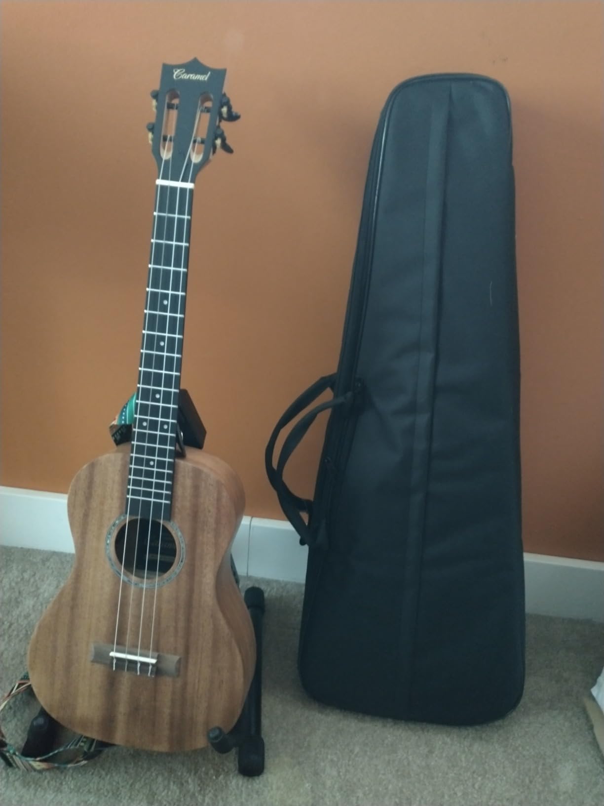 Caramel CB402 Baritone Electric Ukulele All Solid Mahogany Wood 30 Inch customer photo 1