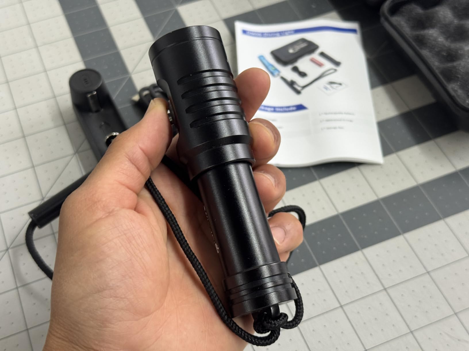 WINDFIRE Dive Light Scuba Diving Flashlight, Super Bright Rechargeable Waterproof Torch with Power Indicator, 3 Modes Underwater Lights, Scuba & Snorkeling Safety Dive Lights for Night Diving customer photo 2