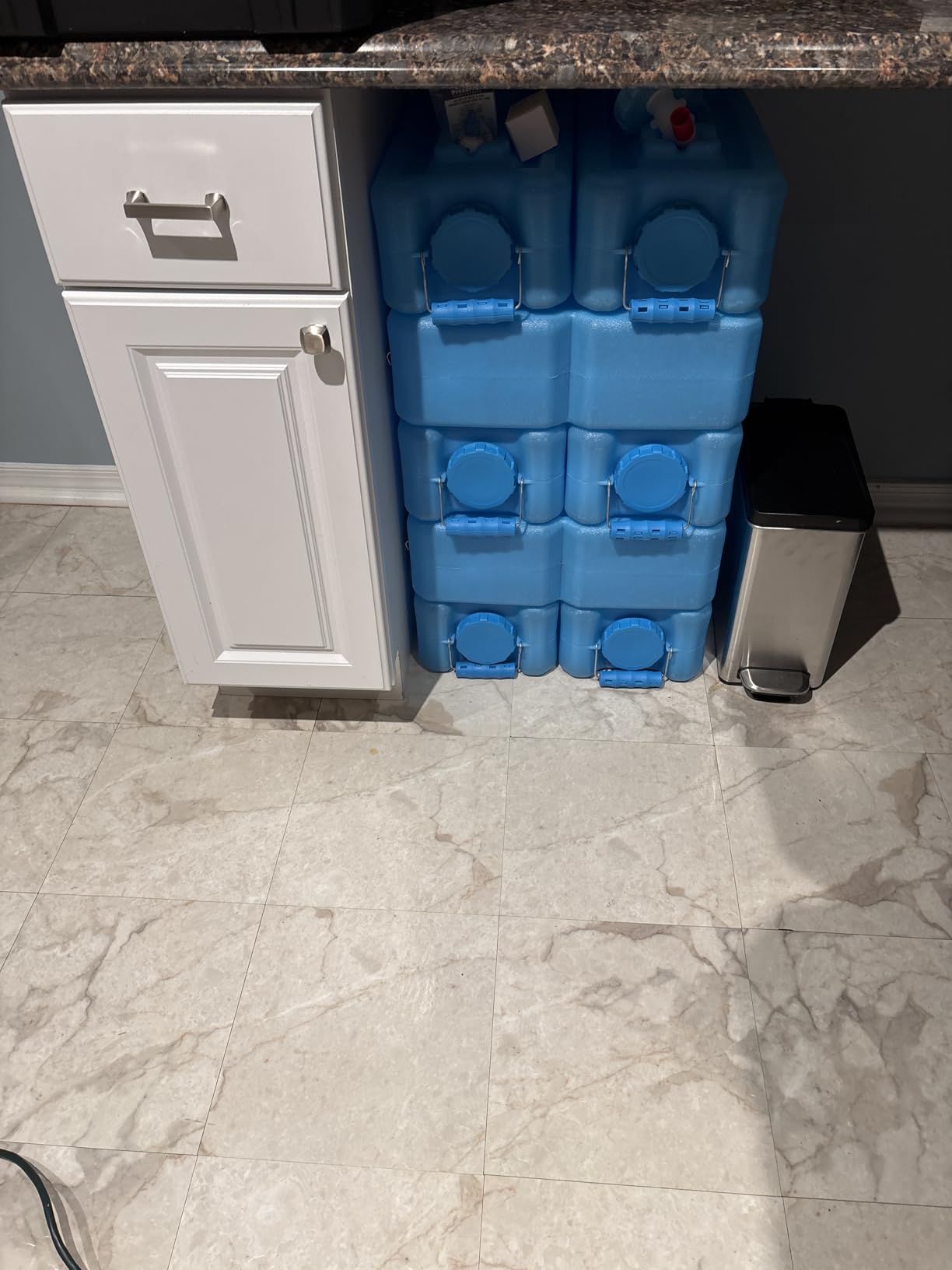 International WaterBrick Water Storage Containers for Emergency Water Storage | 4-Pack of Stackable 3.5 Gallon Water Container Bricks | Food-Grade HDPE Plastic | BPA-Free | STD Blue customer photo 1