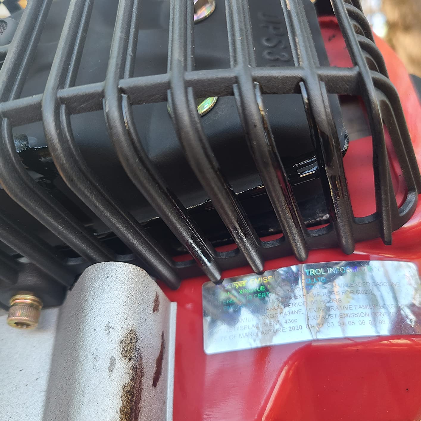 Earthquake E43 1-Person Earth Auger Powerhead, 43cc 2-Cycle Viper Engine, 30:1 Transmission, 5 Year Limited Warranty, Red or Black Auger Bit customer photo 4