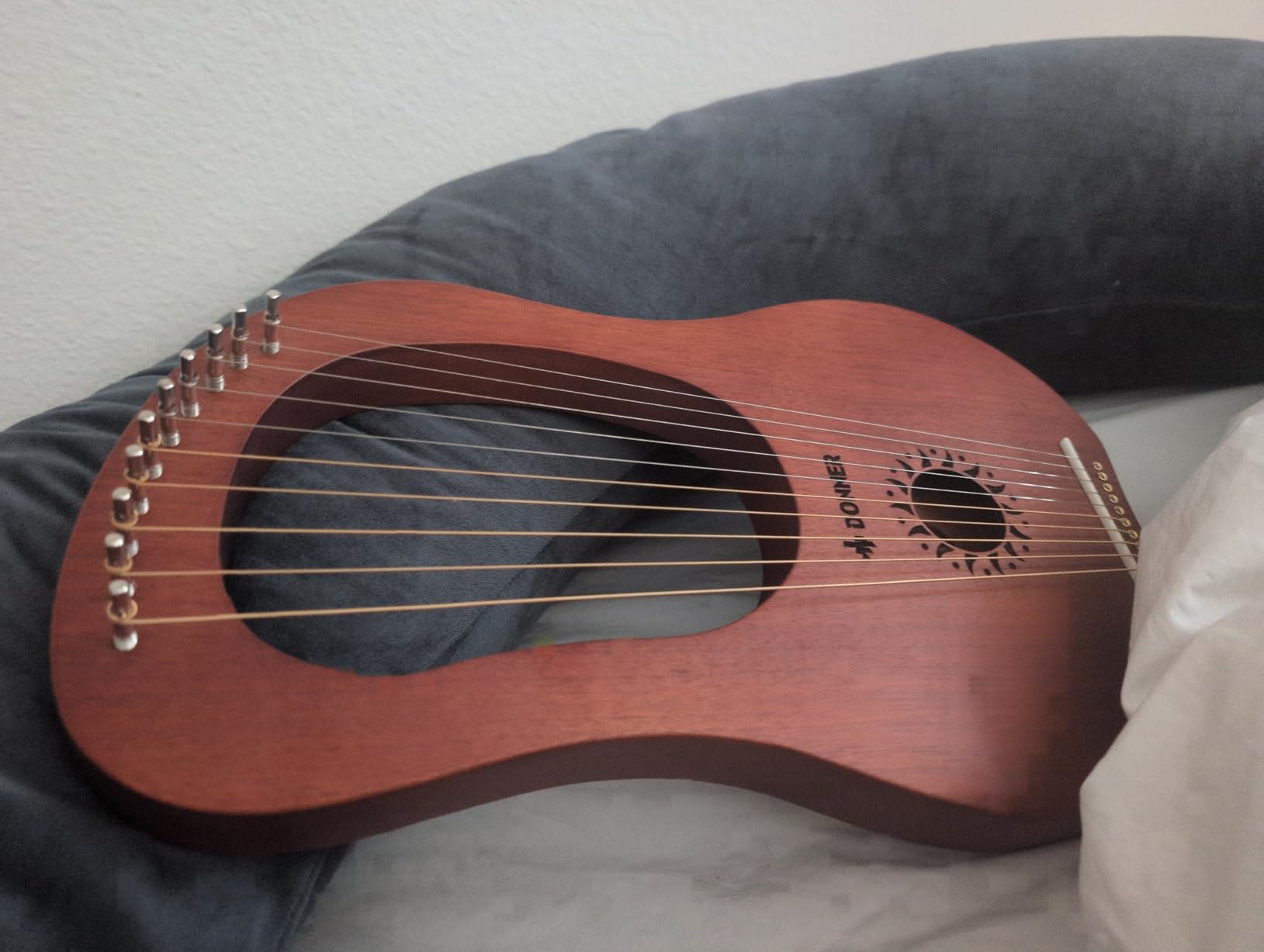 Donner Lyre Harp, 7 Metal Strings, Mahogany Body and Bone Saddle DLH-001 Lyre Harp for Beginner Kids with Tuning Wrench, Spare String Set, Black Gig Bag, Manual, Ancient Greece Style customer photo 2