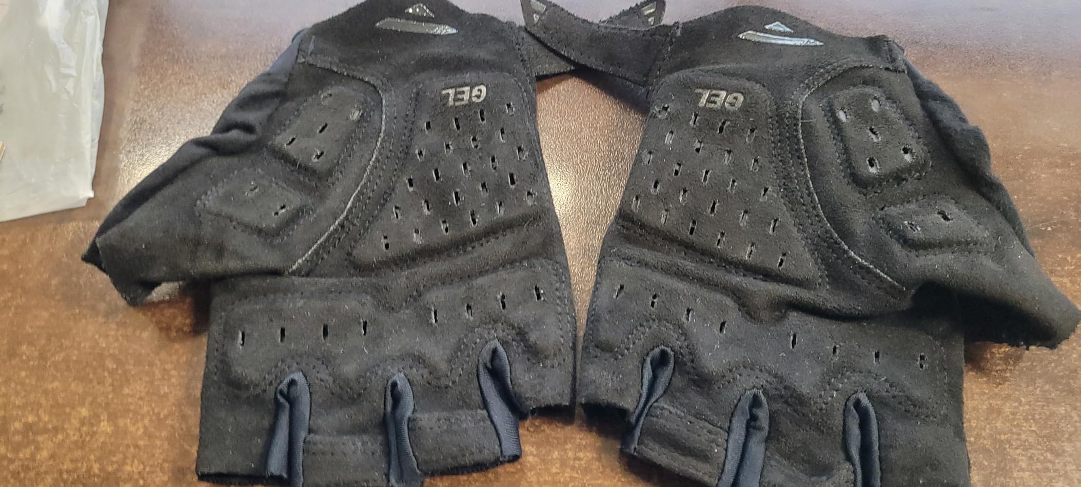 Elite Gel Bike Gloves for Men Cycling, Gloves with Gel Padding for Comfort and Grip, Black customer photo 2