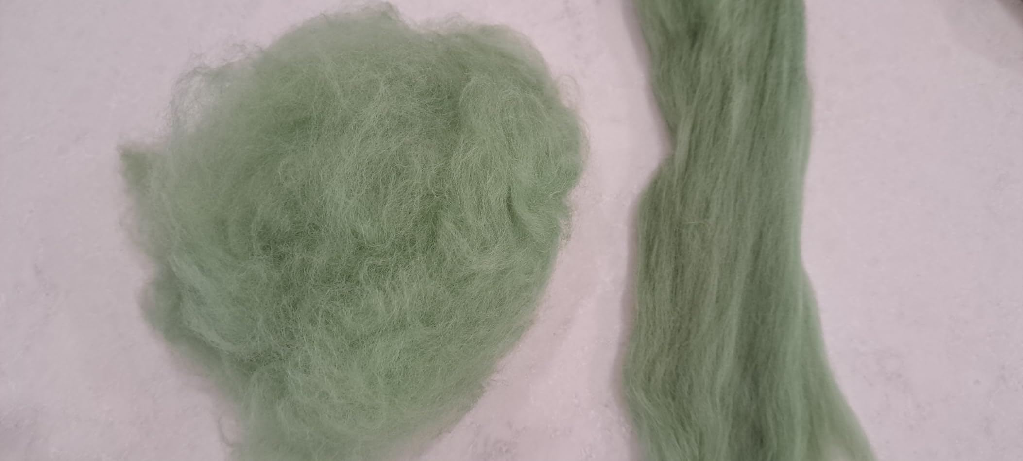 Desert Breeze Distributing 100% Natural Merino Wool Roving - Premium Combed Top Merino Roving Wool - Tapestry, Spinning, Wet Felting & Needle Felting Supplies - 21.5 Micron - 1 oz customer photo 2